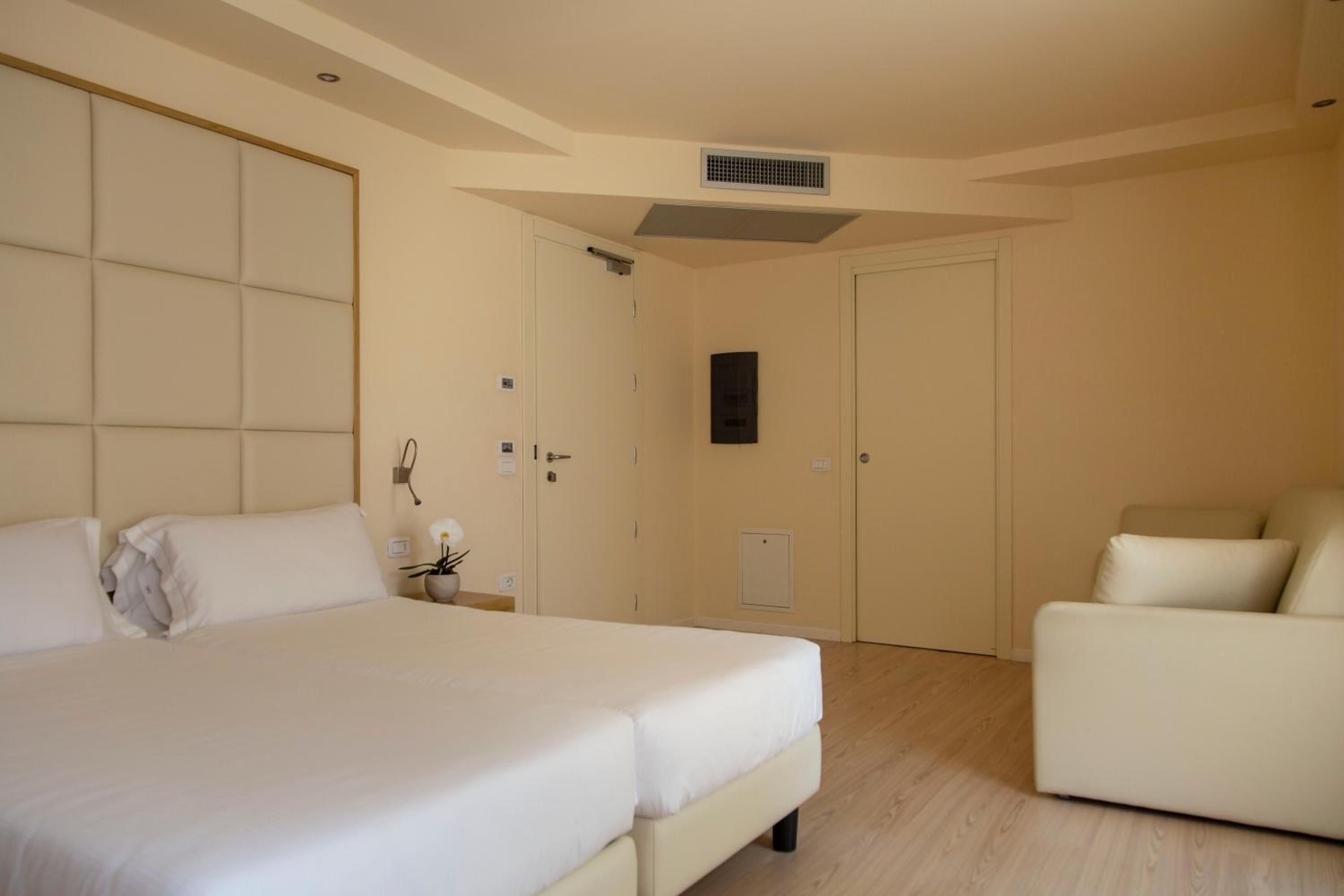 Standard Room - Photo 5