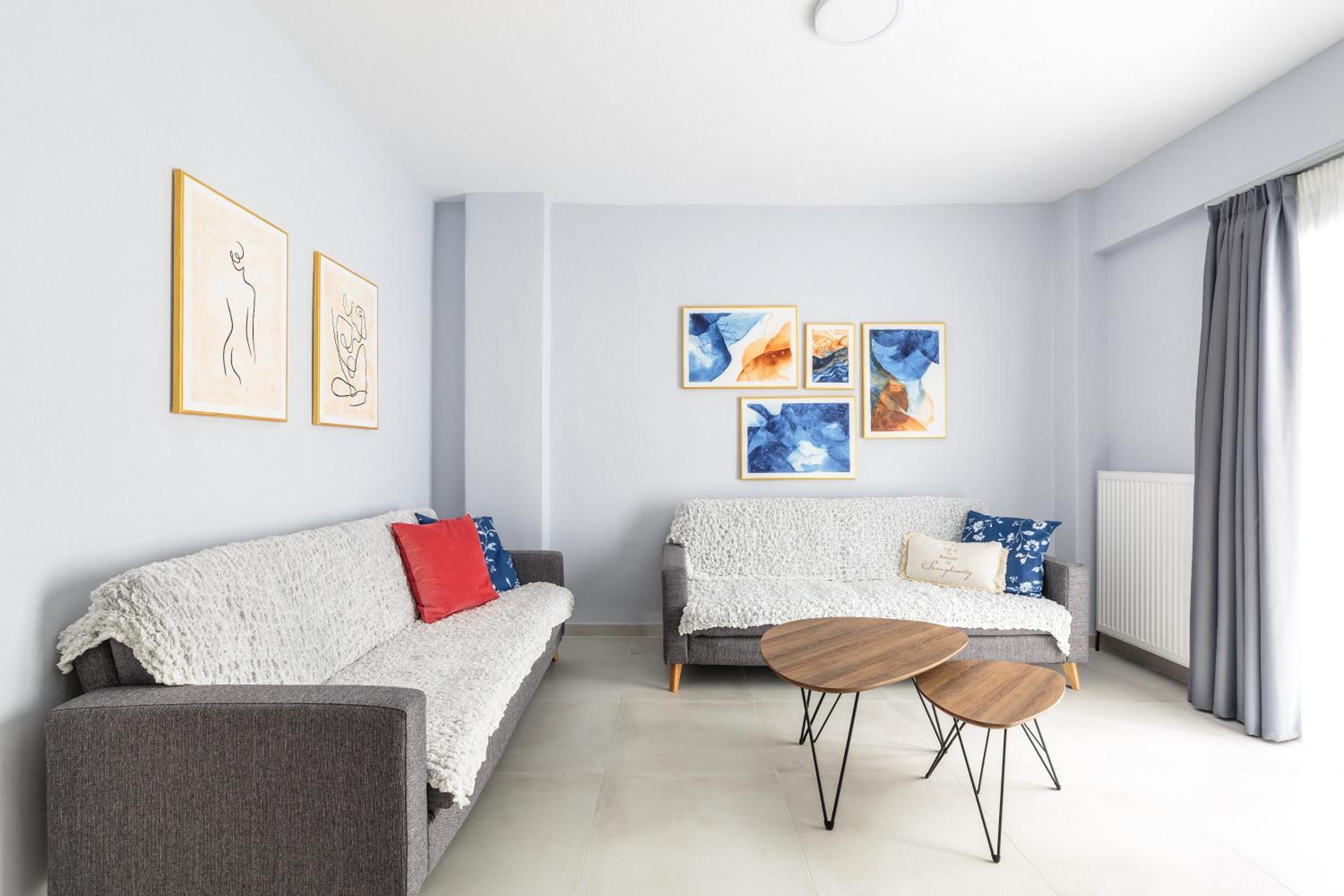 One-Bedroom Apartment (Art 3) - Photo 1