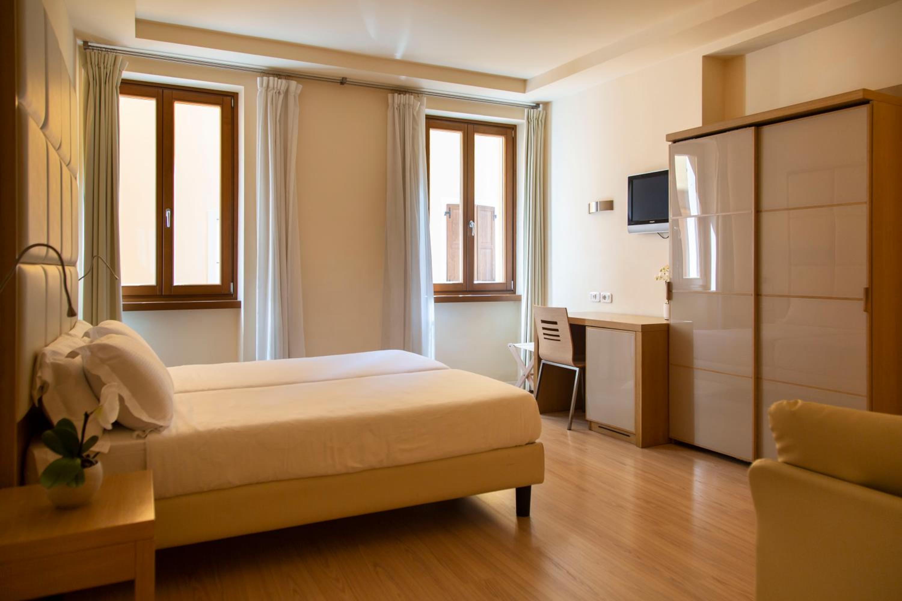 Junior Suite - Photo 1