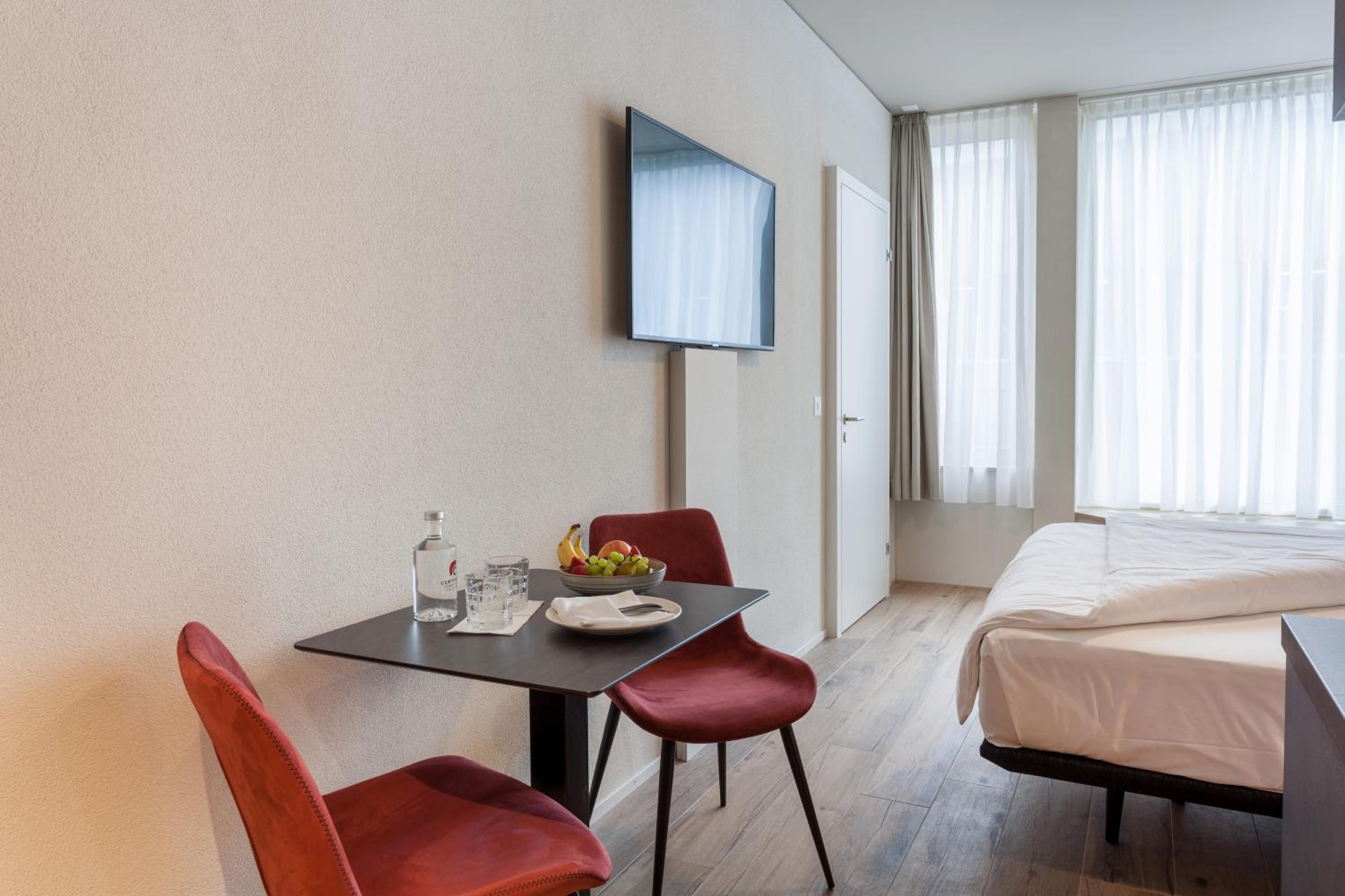 Studio Apartment with  Air Conditioning photo 3