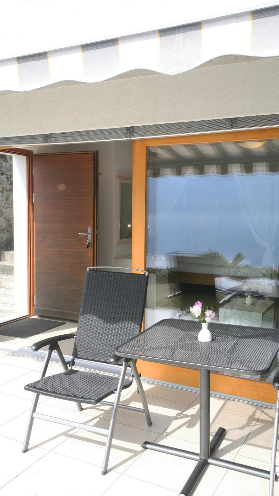 Junior Suite with Lake View - Photo 26