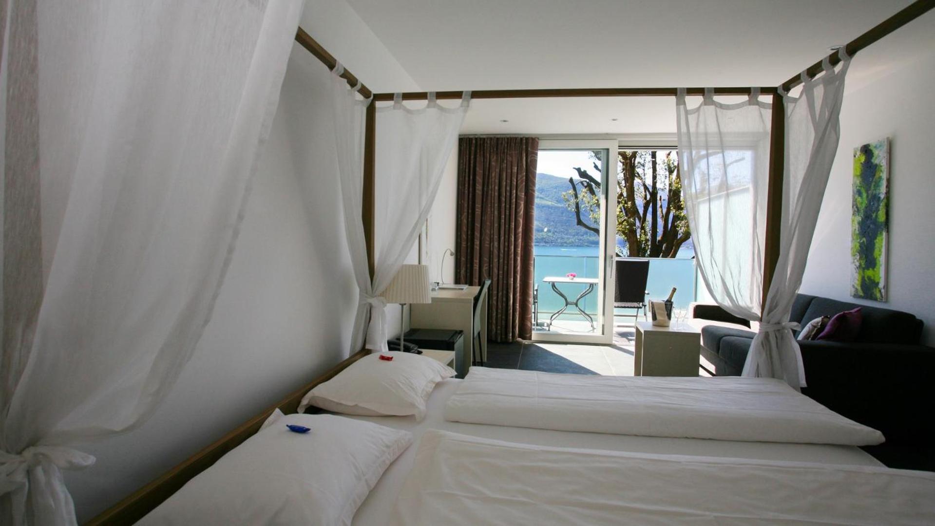 Junior Suite with Lake View - Photo 25