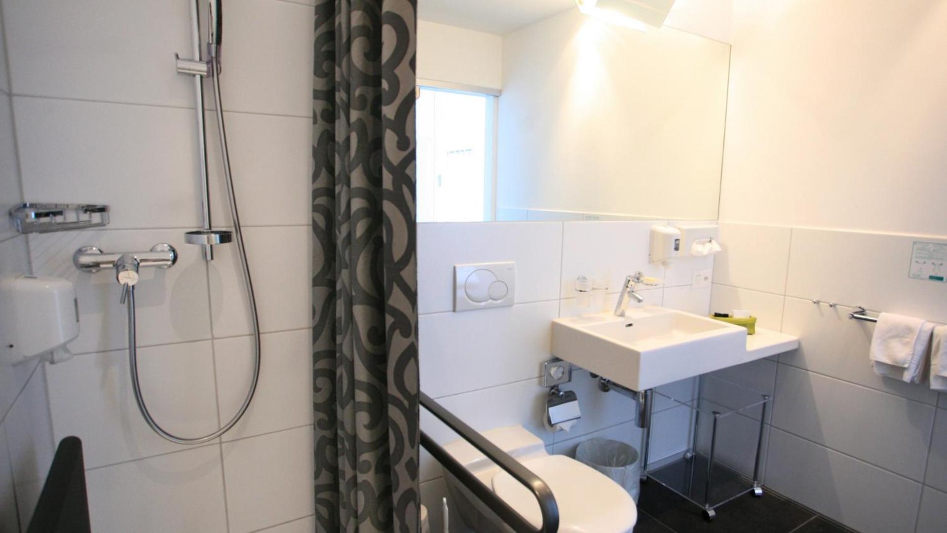 Junior Suite with Lake View - Photo 15