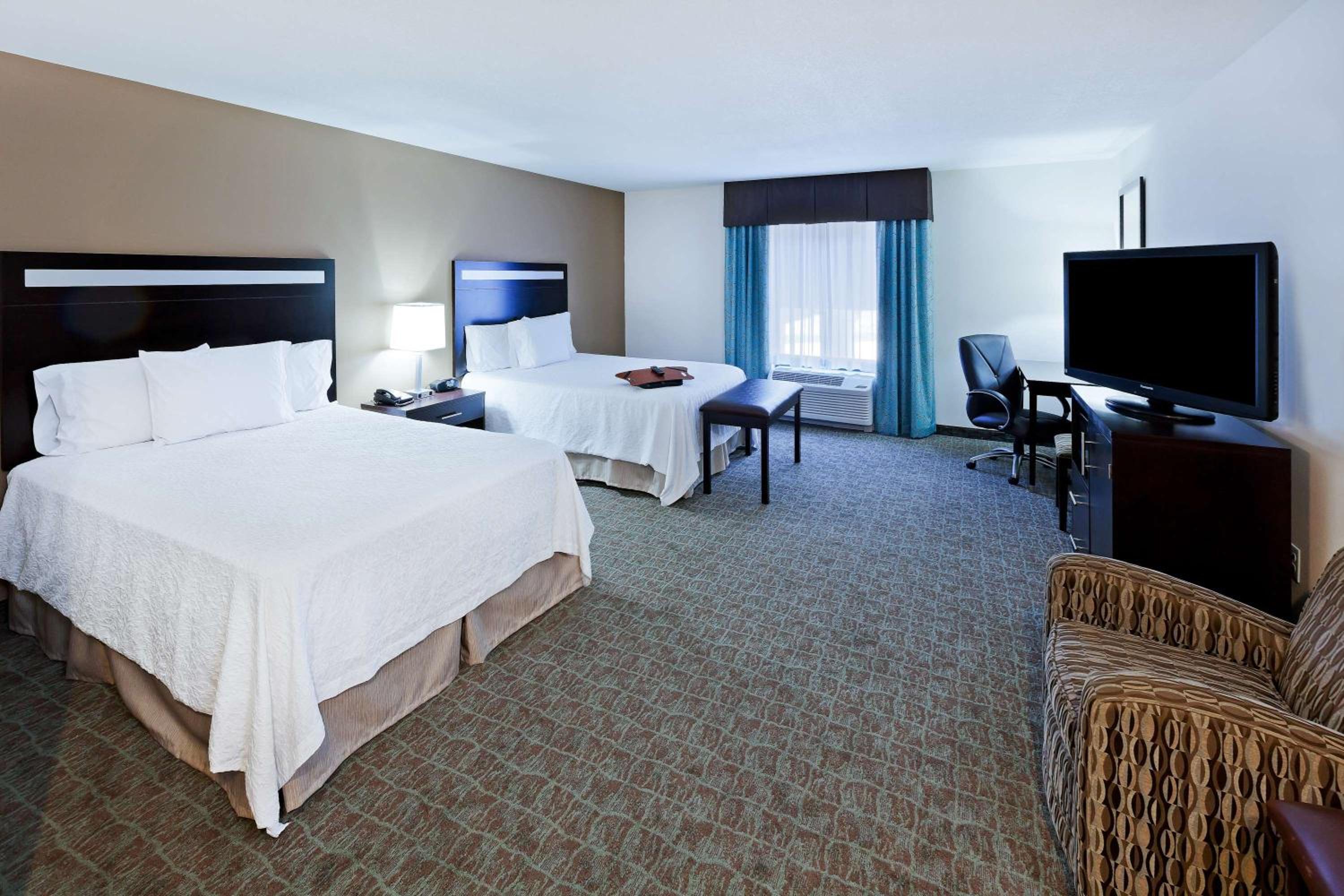 Room with Two Queen Beds - Non-Smoking