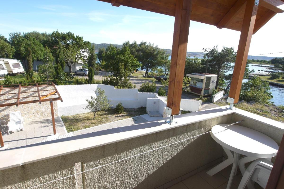 Studio with Balcony photo 3