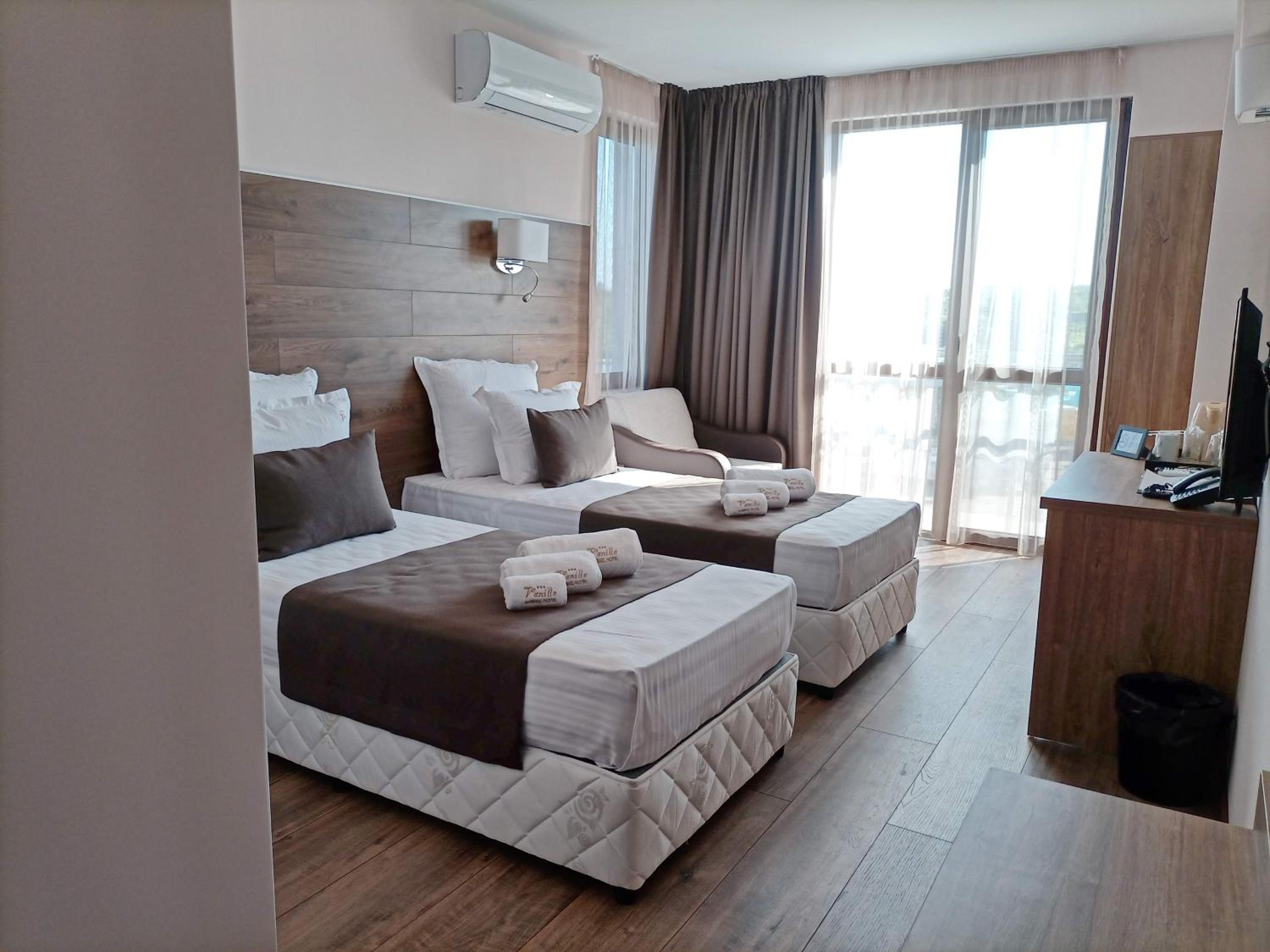 Deluxe Double Or Twin Room - Photo 8