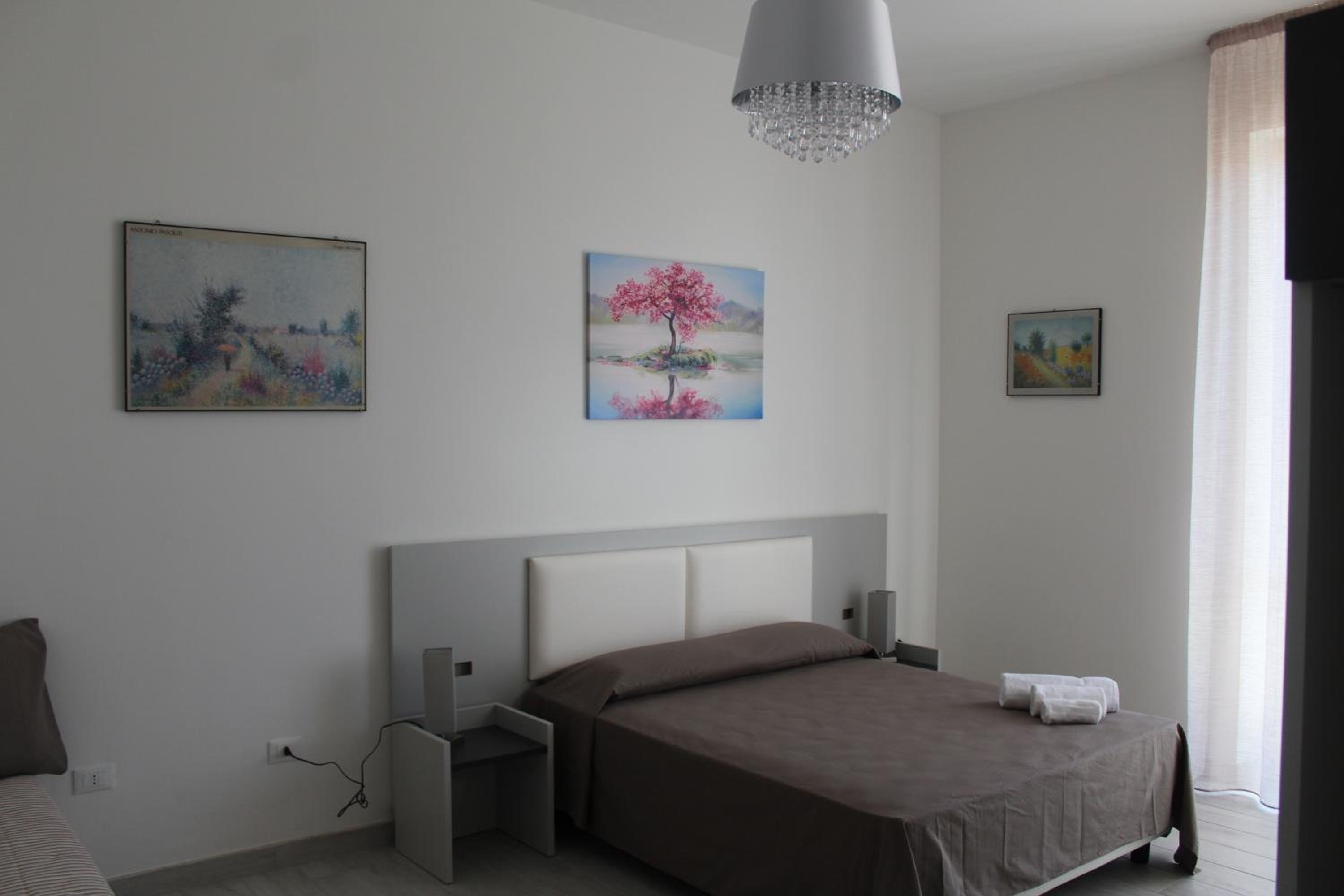 Triple Room with Private Bathroom - Photo 1