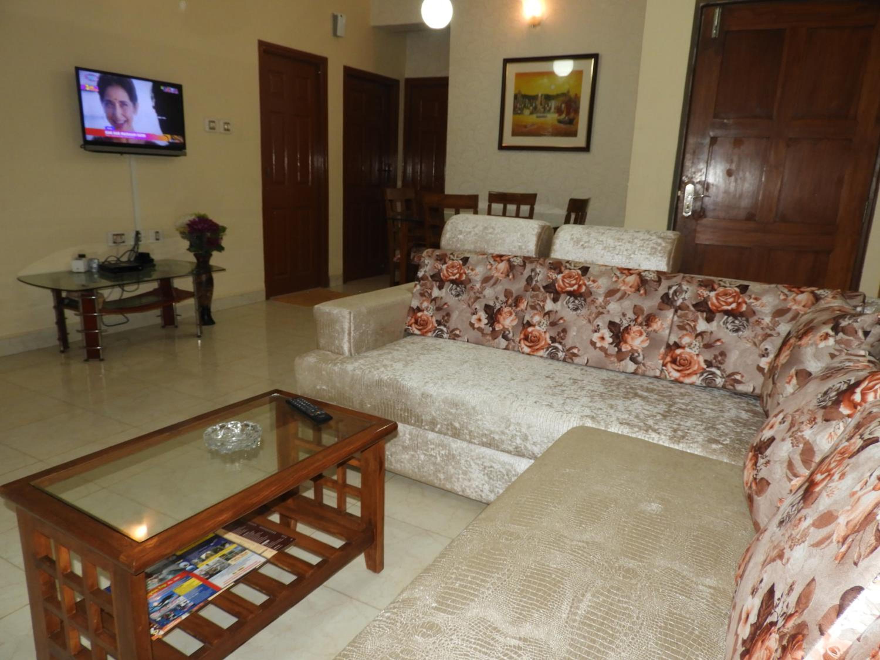 Apartment with Balcony photo 3