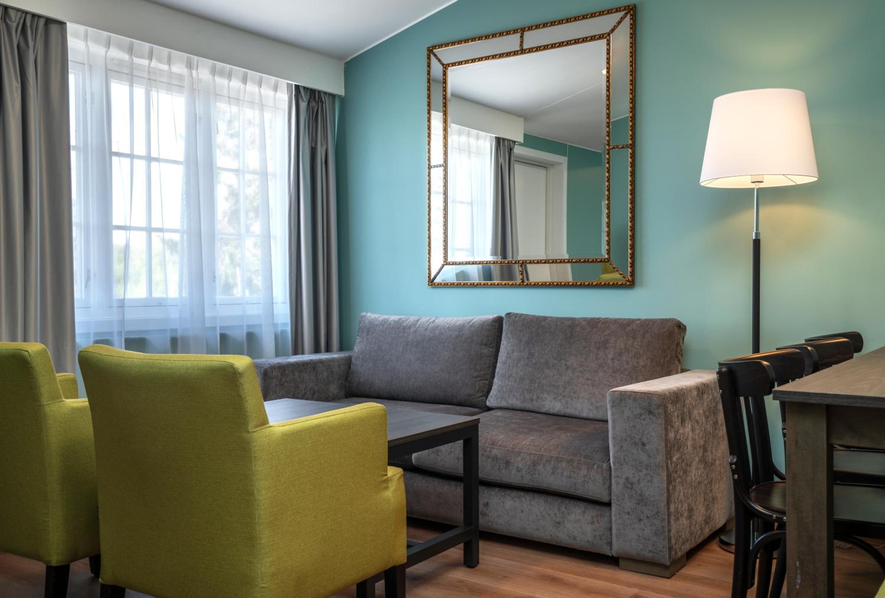 Deluxe Family Room - Photo 6