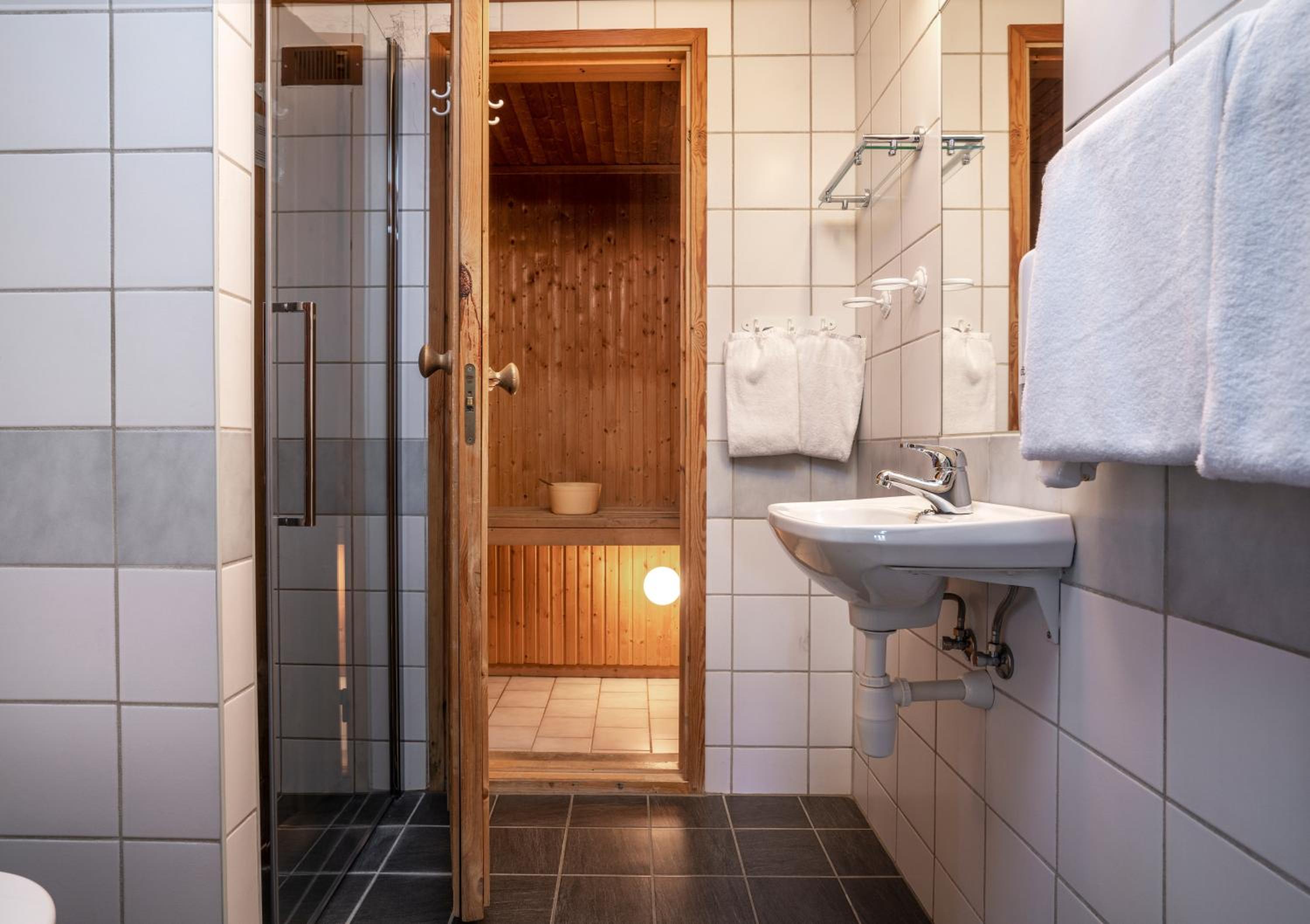 Three-Bedroom Apartment - Photo 7