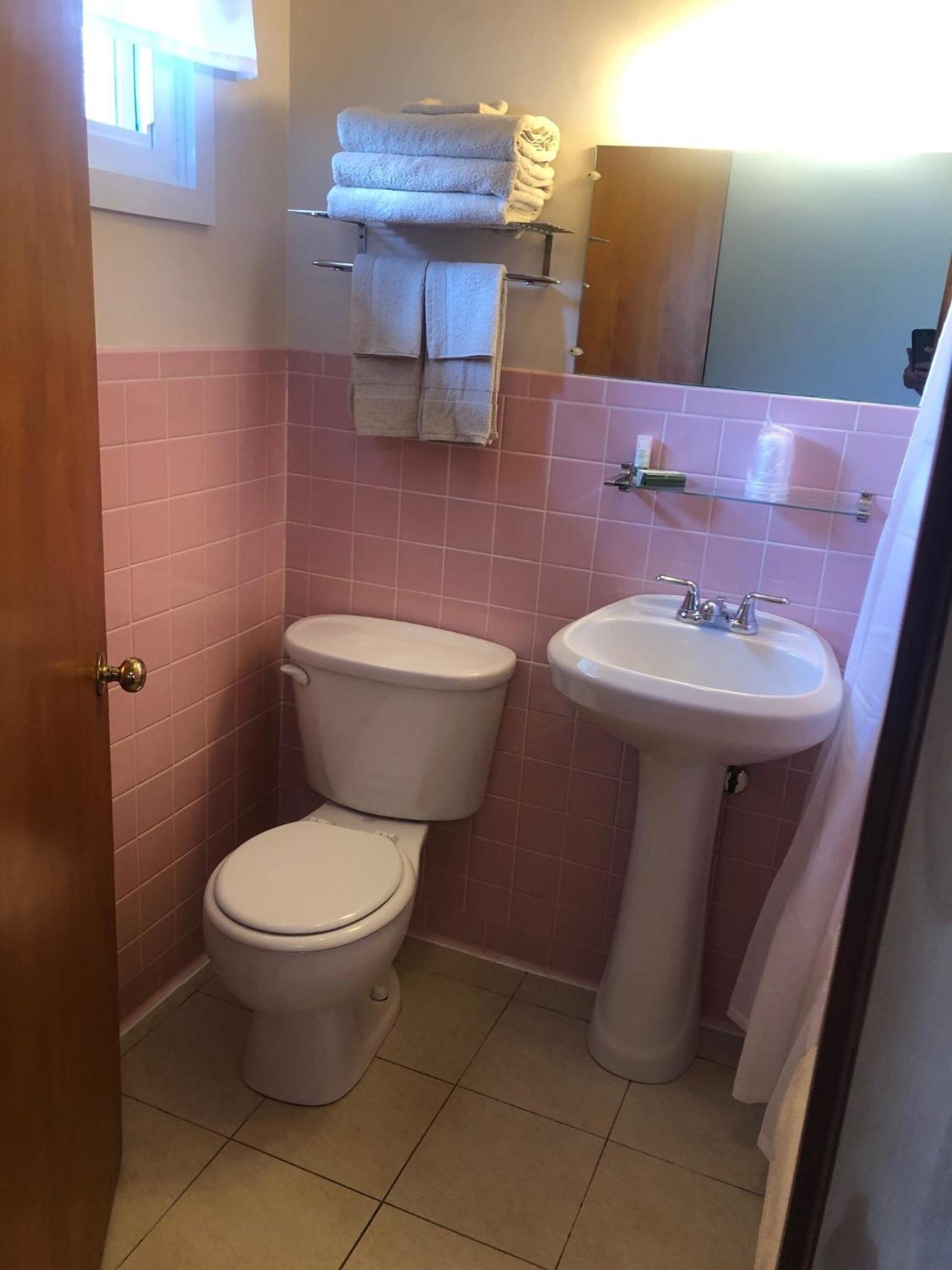 Deluxe Queen Room - Photo 4