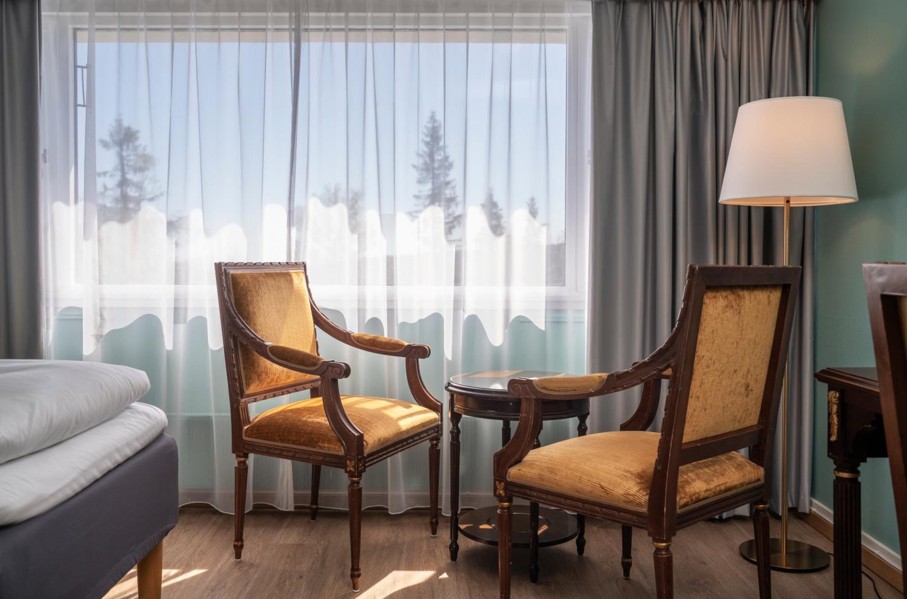 Standard Twin Room - Photo 8