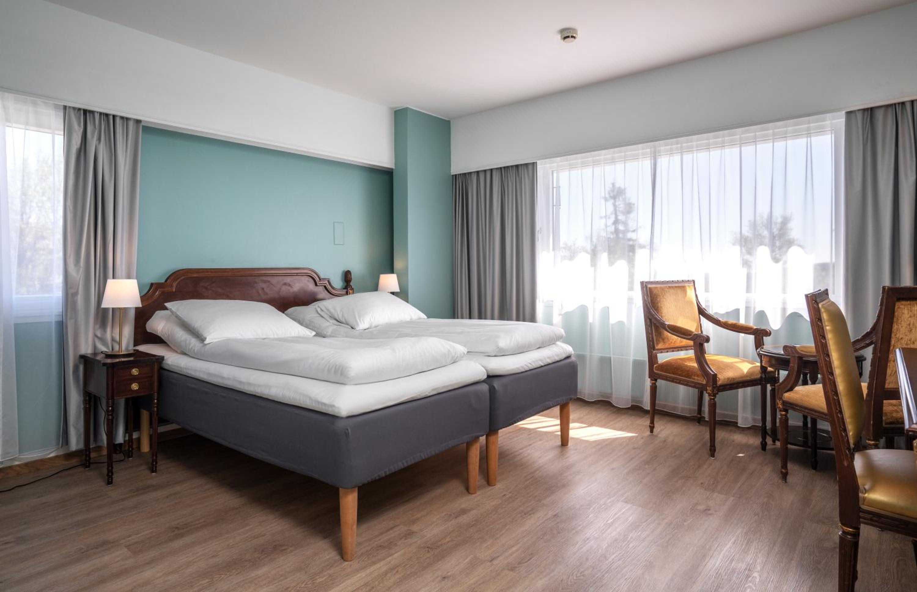 Standard Twin Room - Photo 7