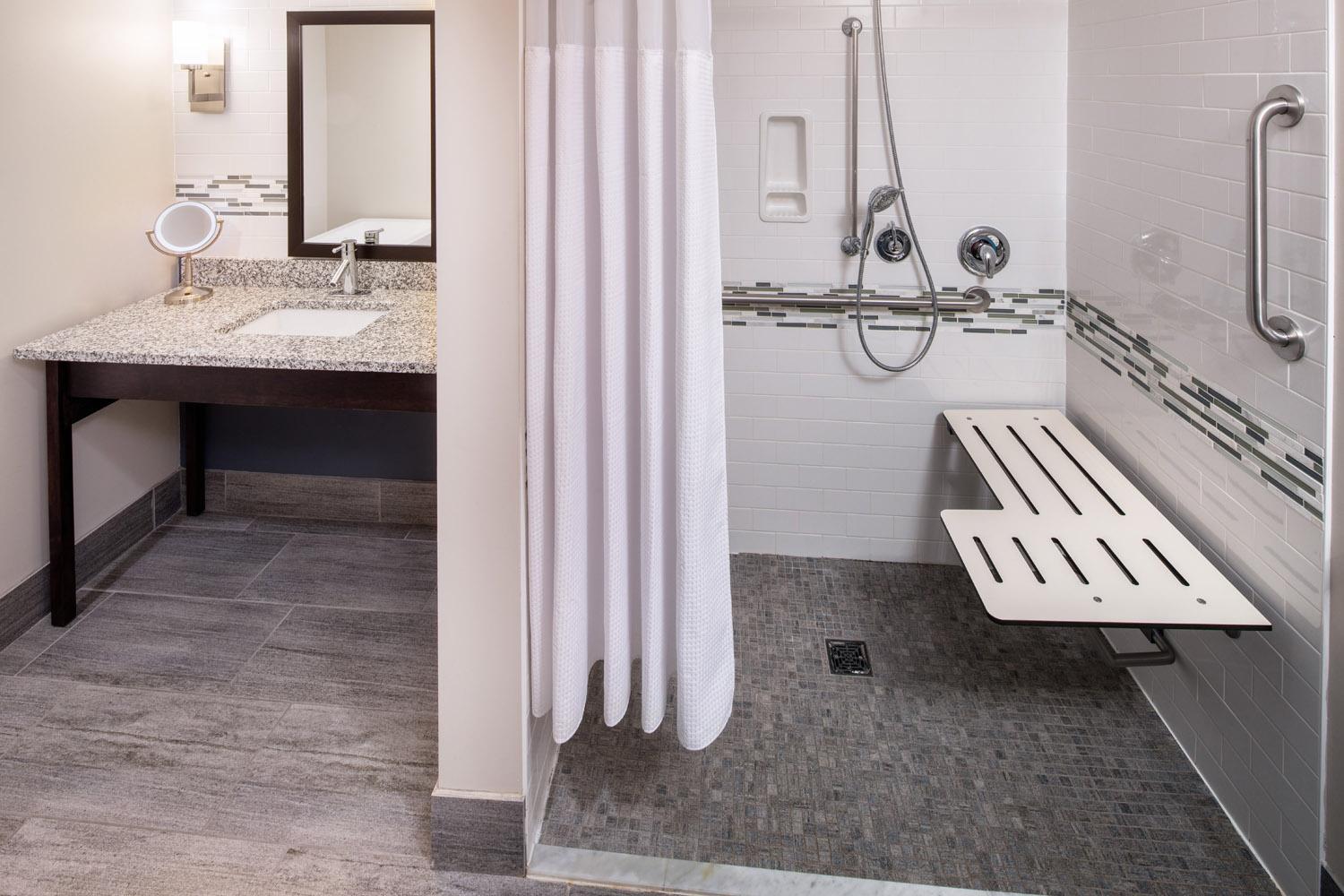 King Room - Disability Access photo 2
