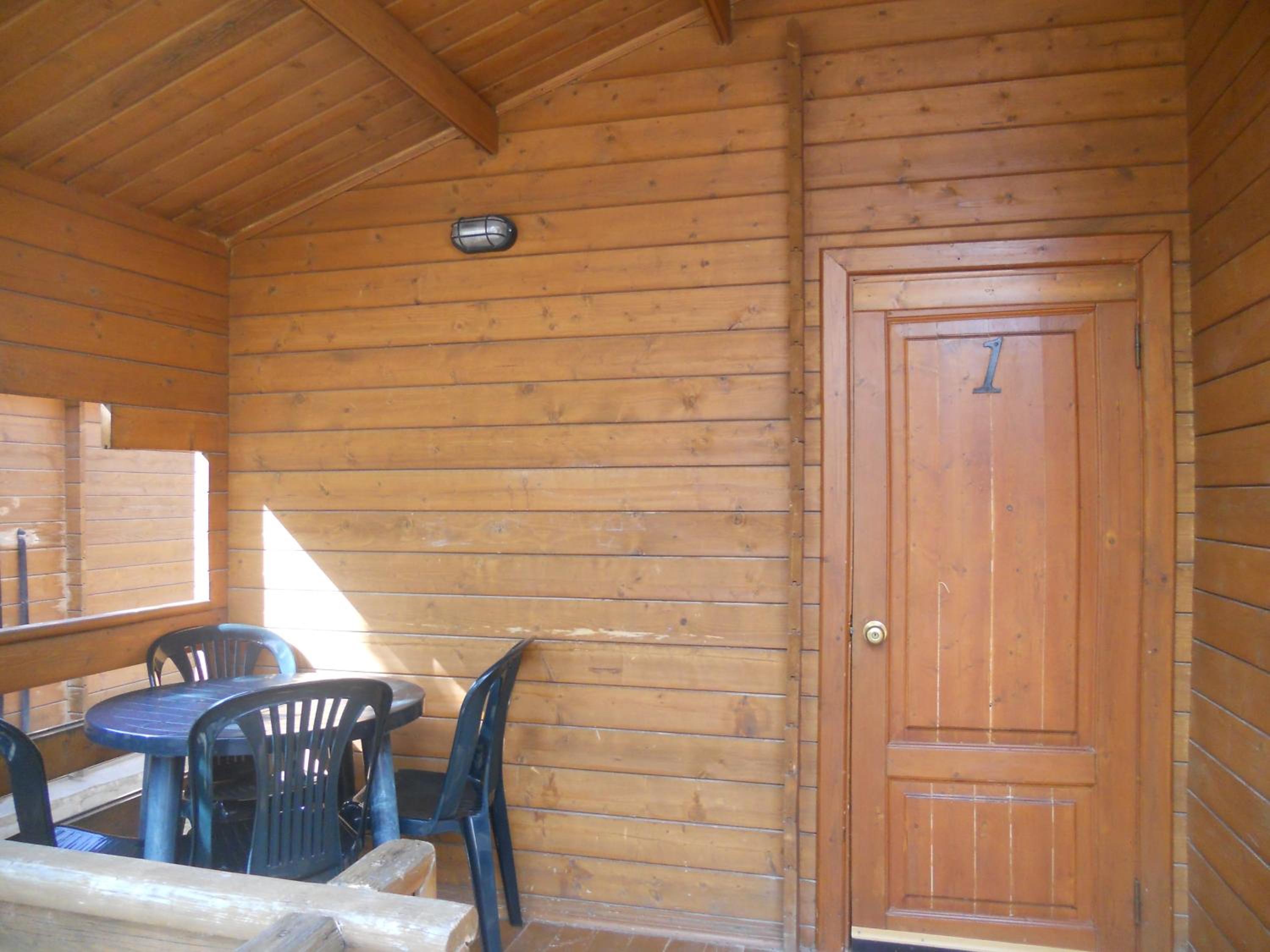 Two-Bedroom Bungalow 4 adults with kitchen photo 2