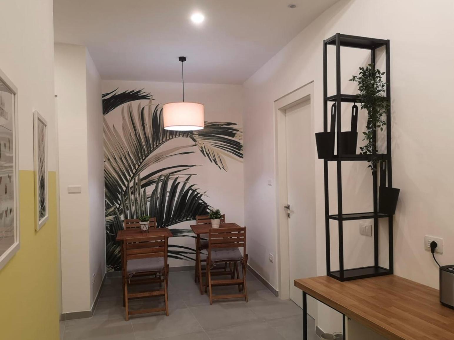 Large Double Room - Photo 8