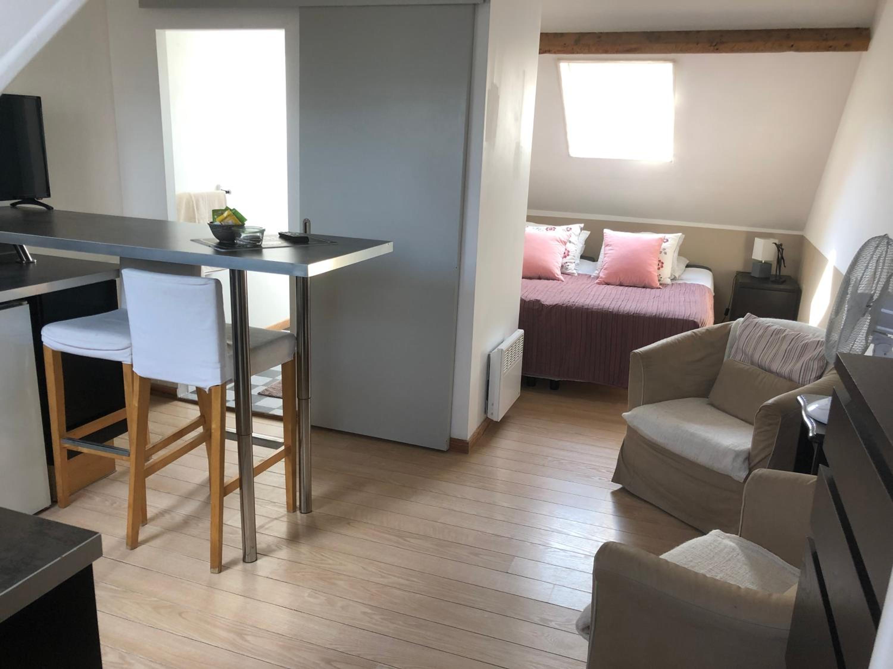 One-Bedroom House photo 1