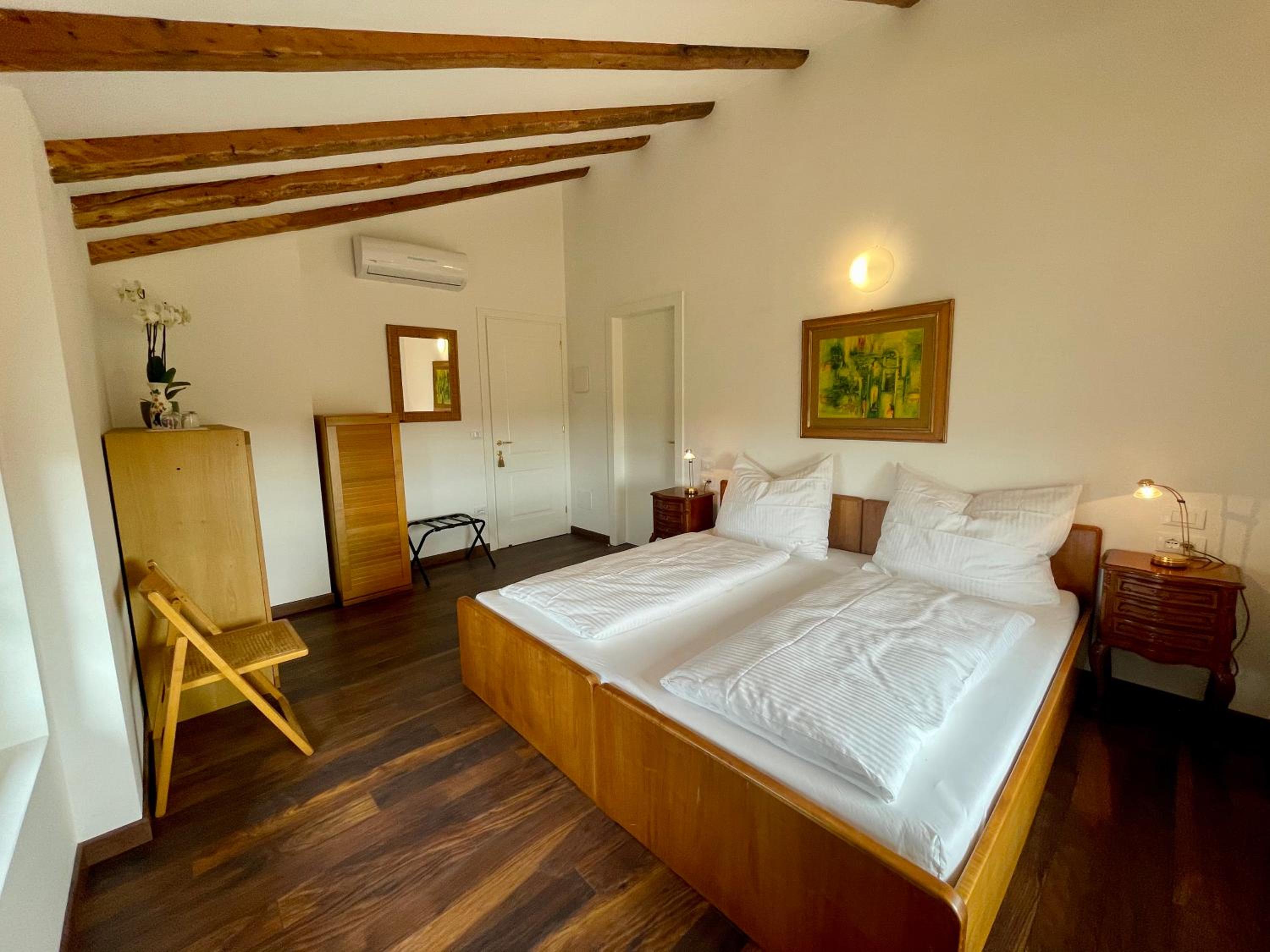 Double or Twin Room with Private Bathroom photo 2