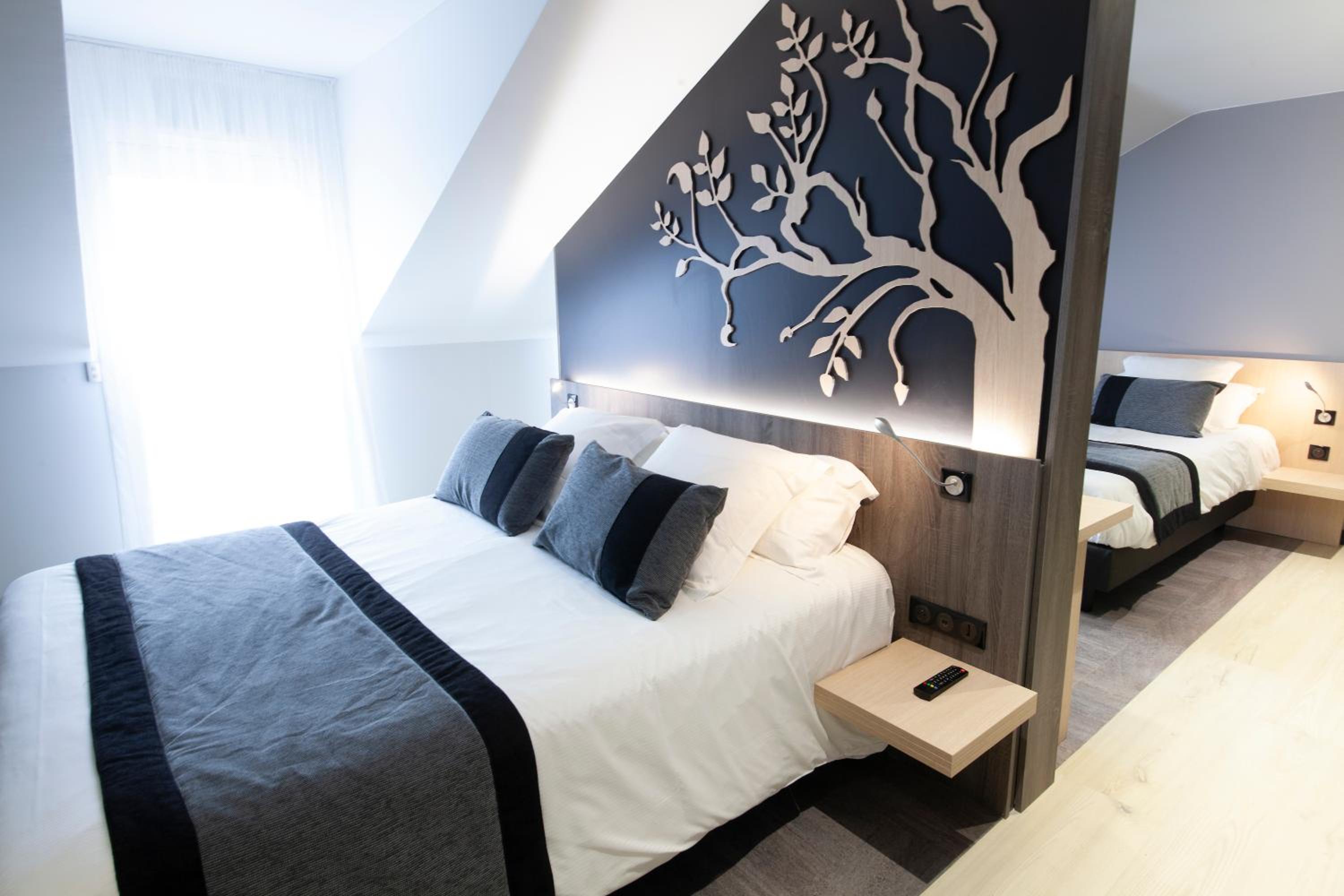 Superior Family Suite - Non-Smoking - Photo 5