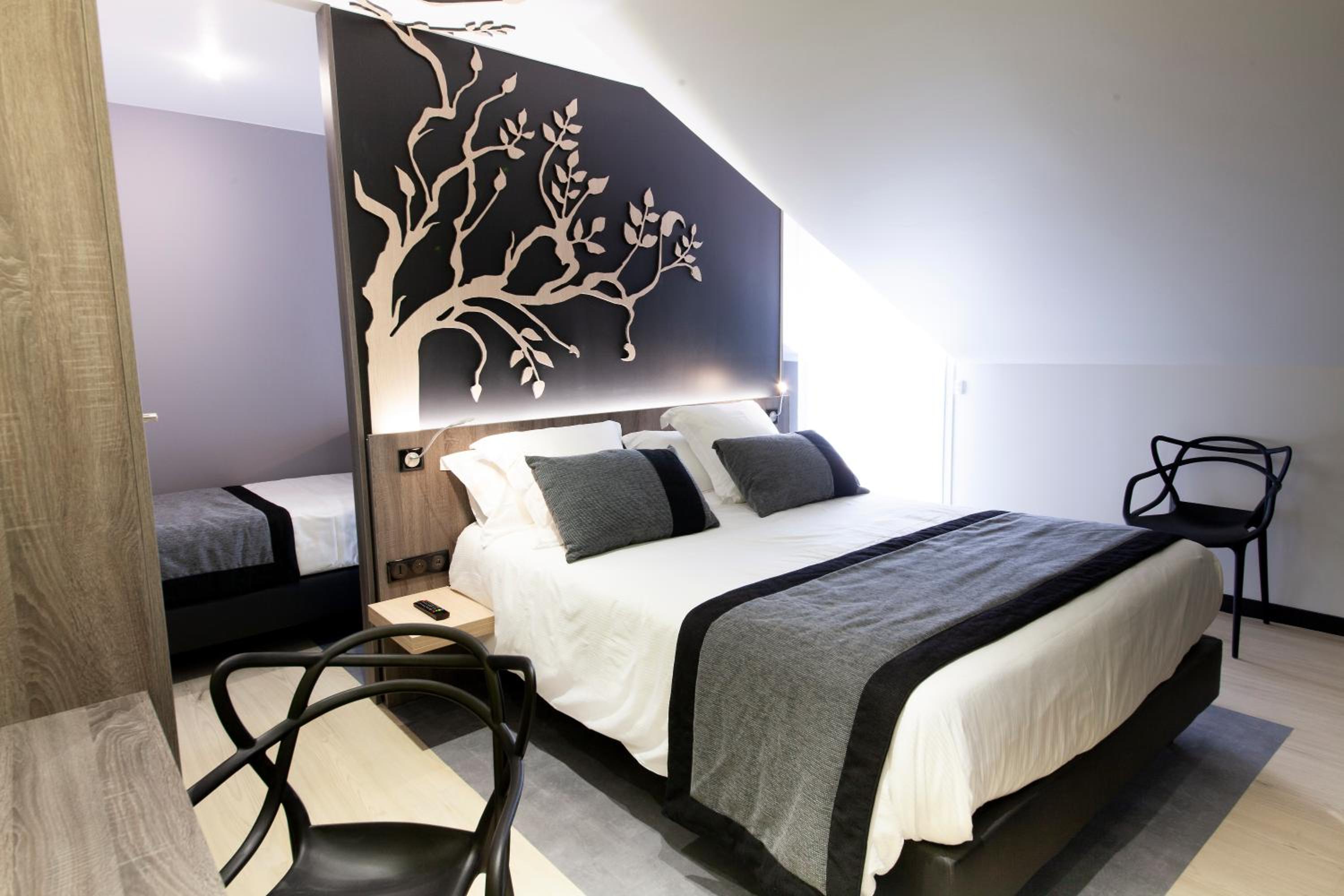 Superior Family Suite - Non-Smoking - Photo 4