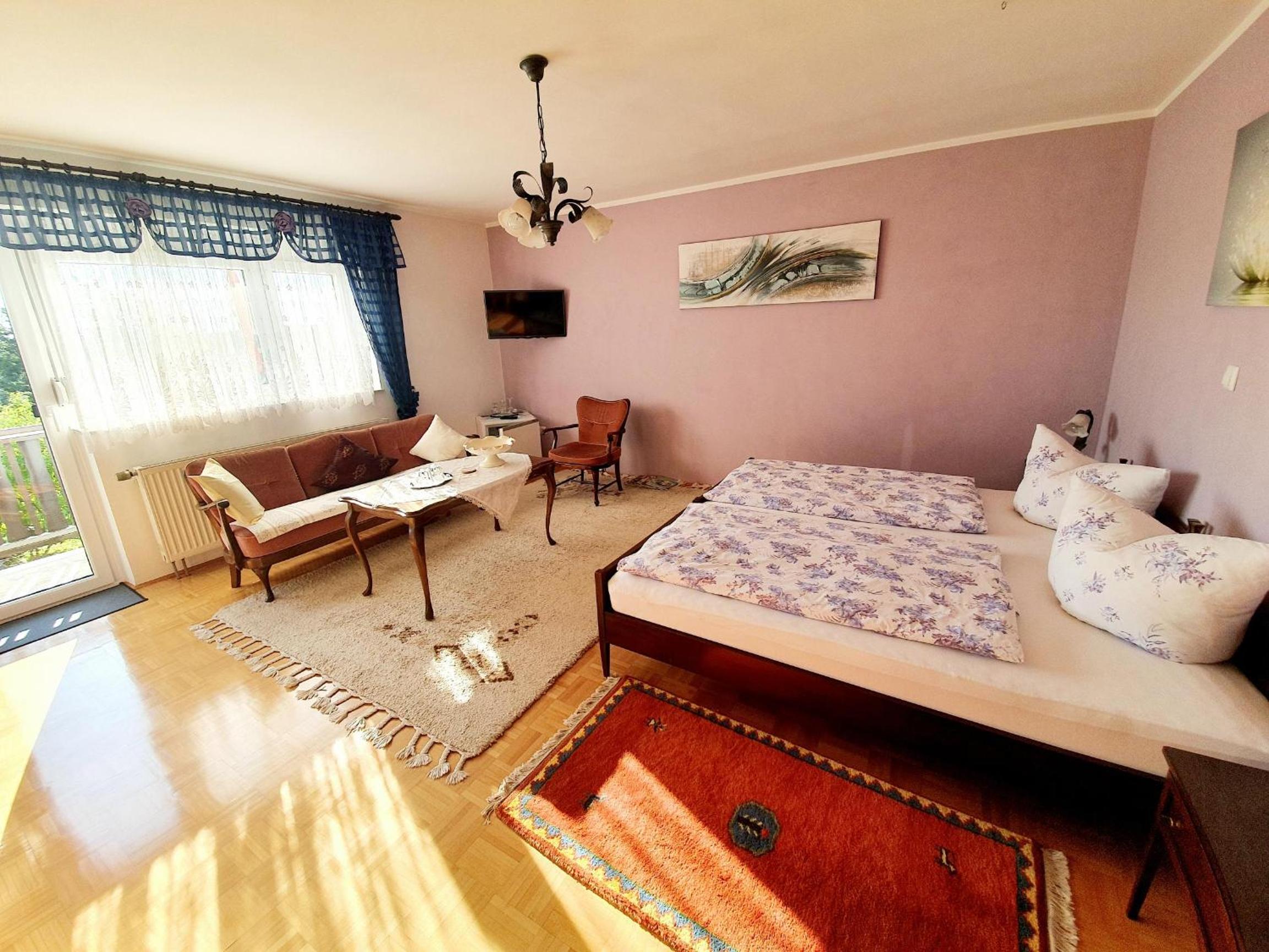 Double or Twin Room with Mountain View photo 3