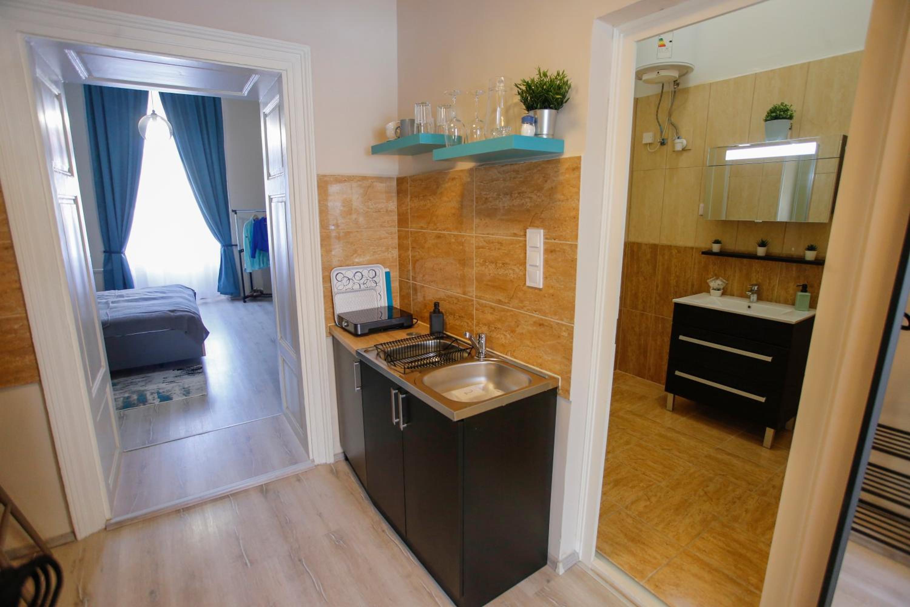Studio Apartment - Photo 6