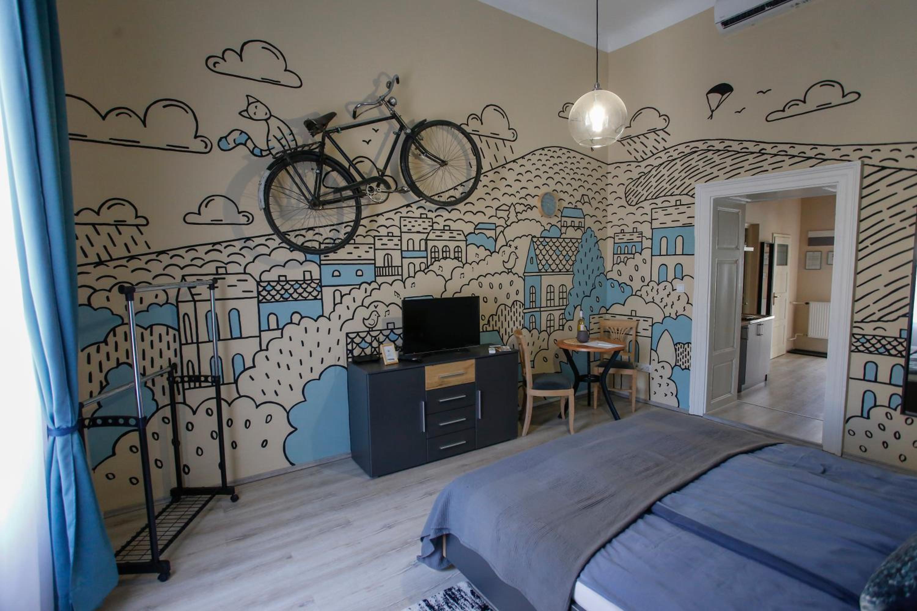 Studio Apartment - Photo 11