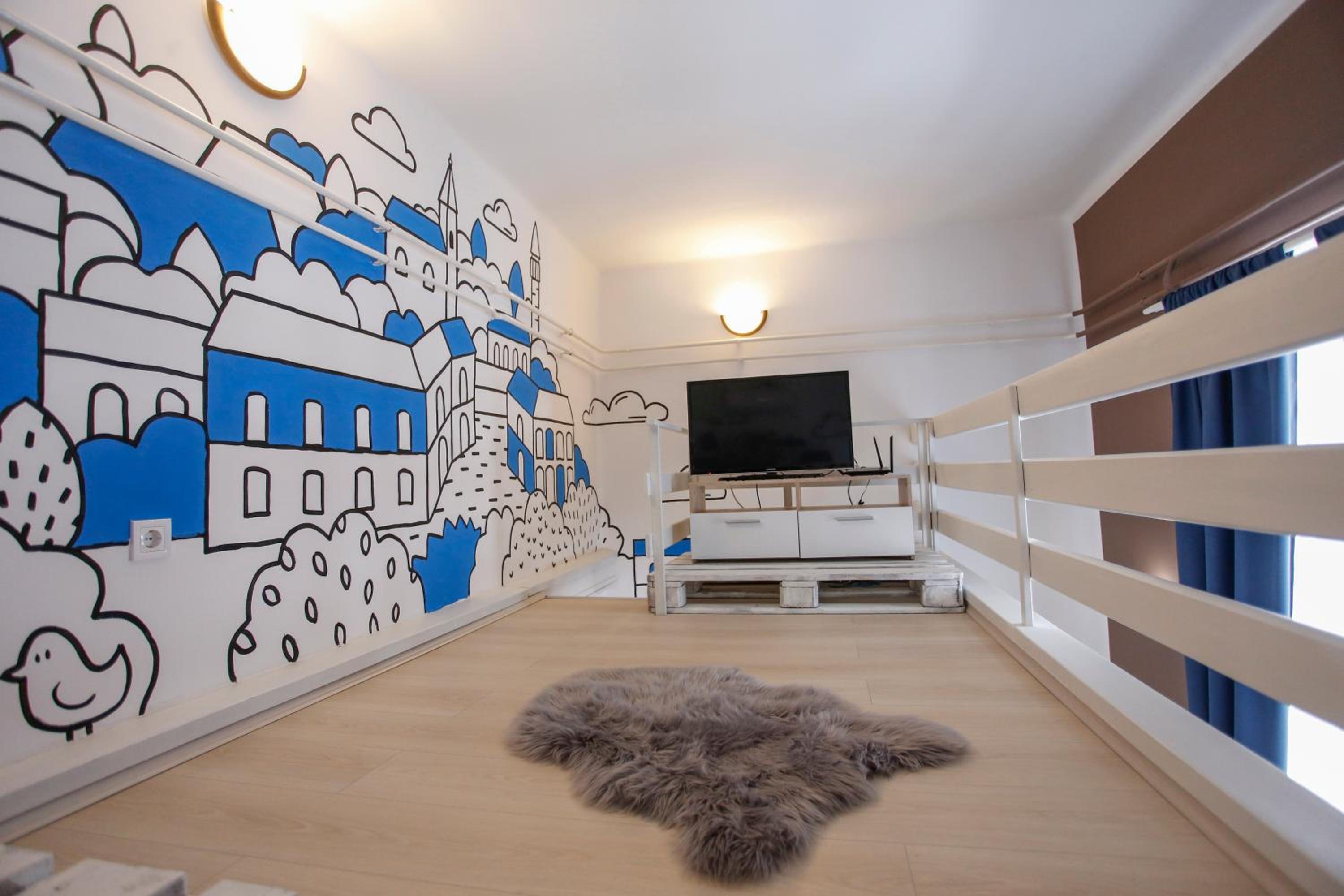 Apartment - Split Level - Photo 9