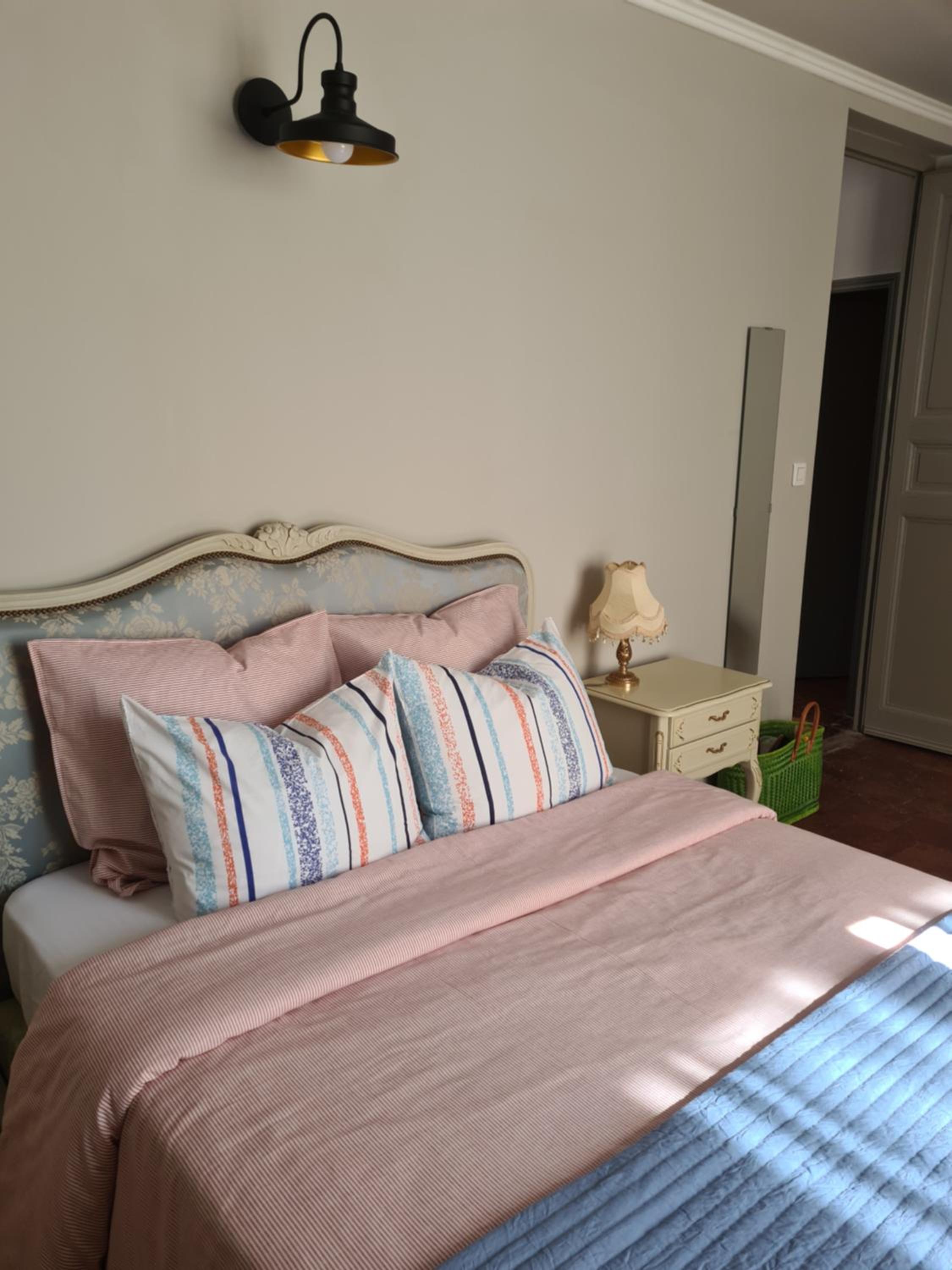 Studio Apartment - Photo 17