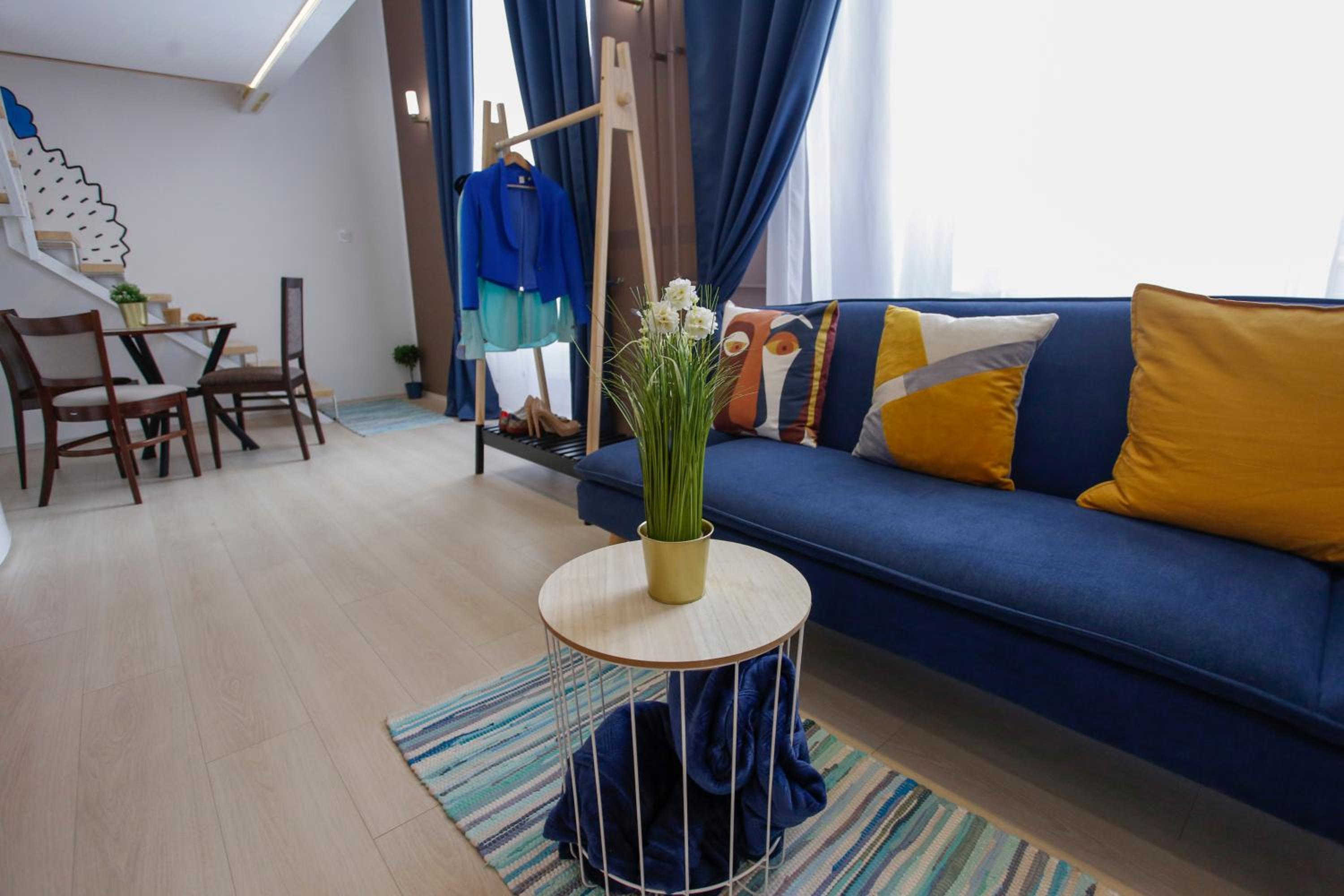 Apartment - Split Level - Photo 14