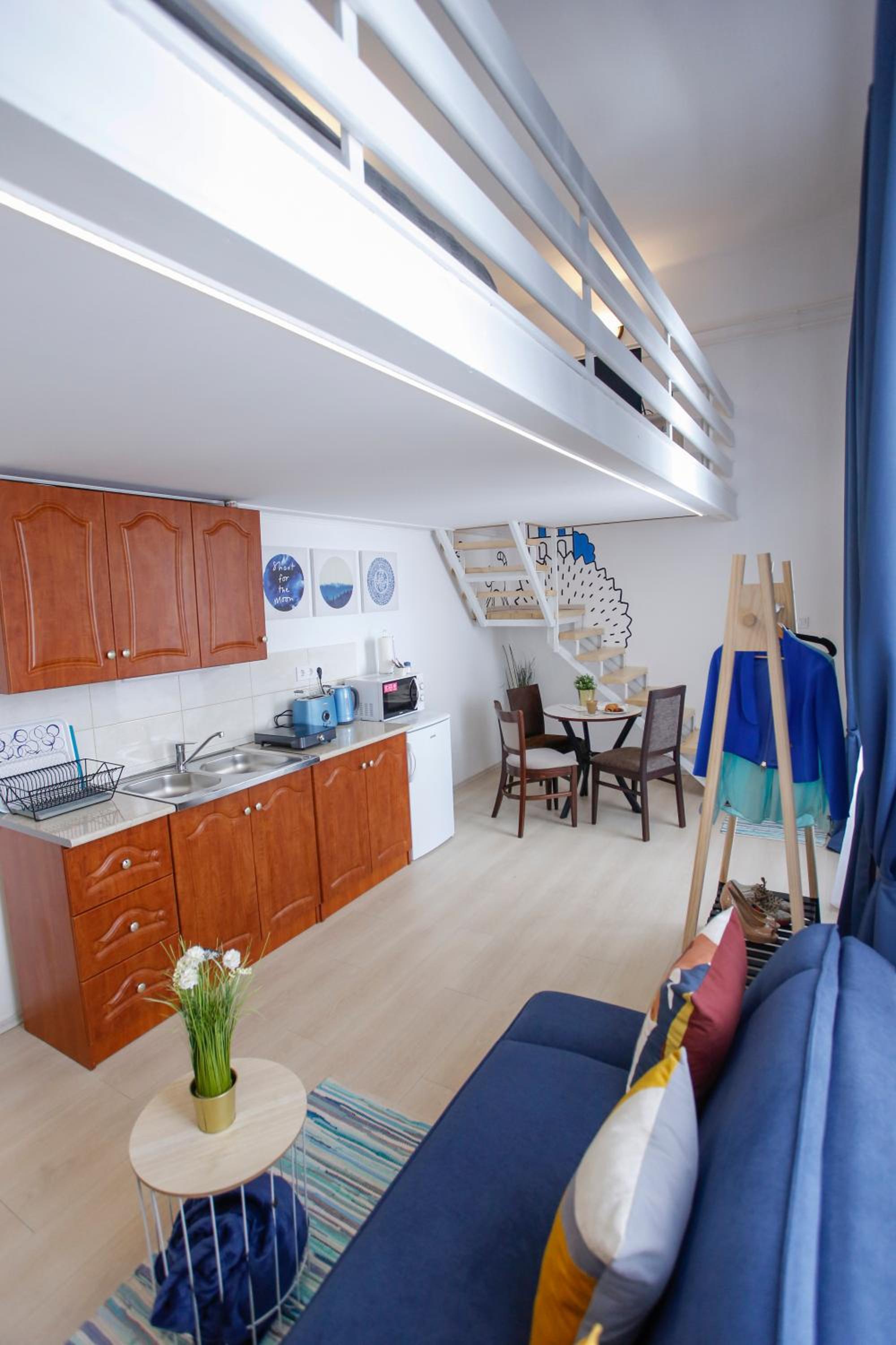 Apartment - Split Level - Photo 13