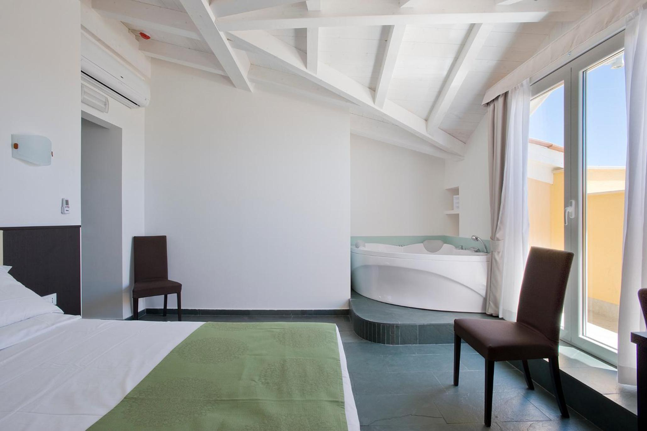 Junior Suite with Hot Tub - Photo 1