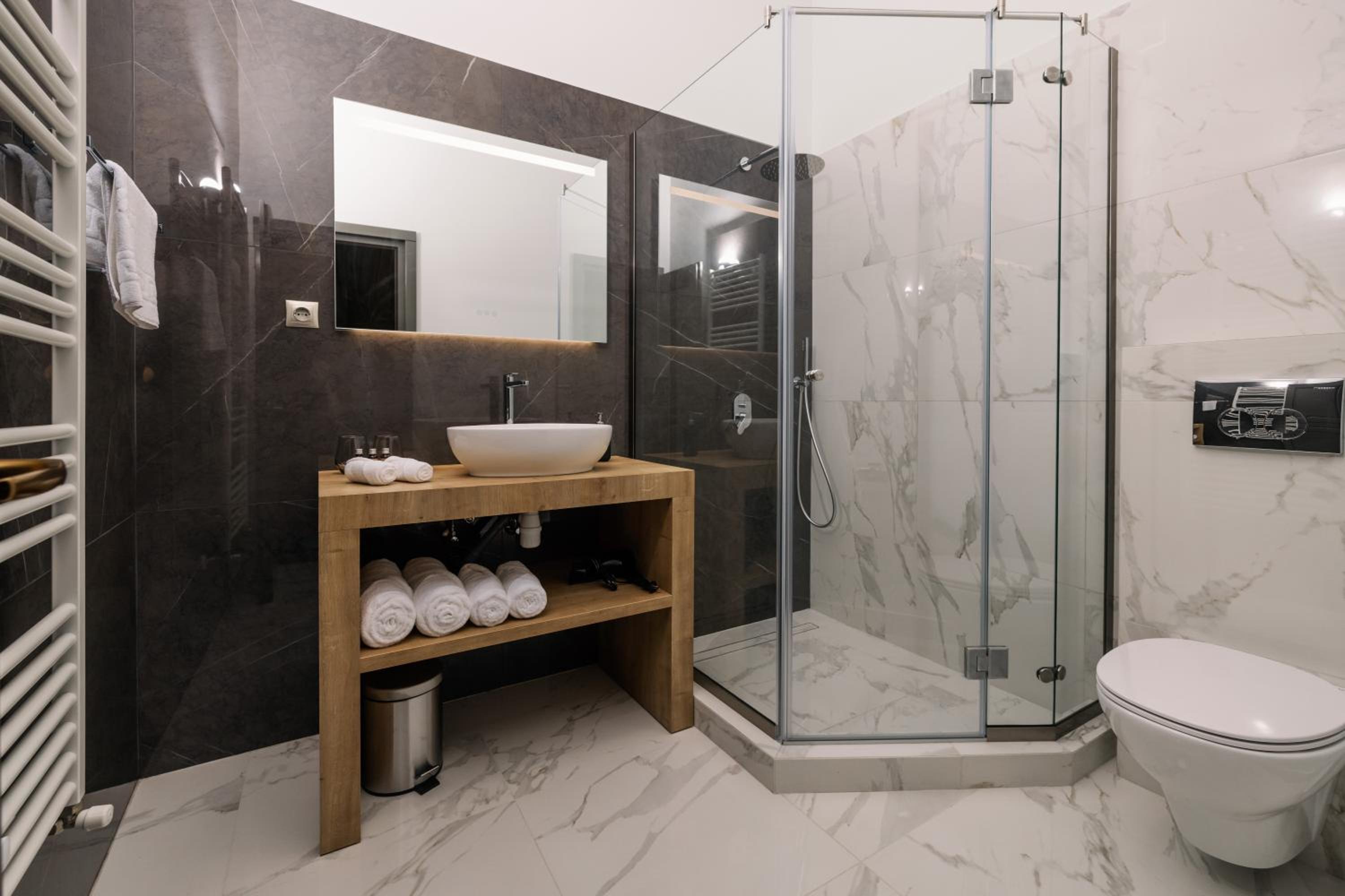 Deluxe Double or Twin Room - Photo 3