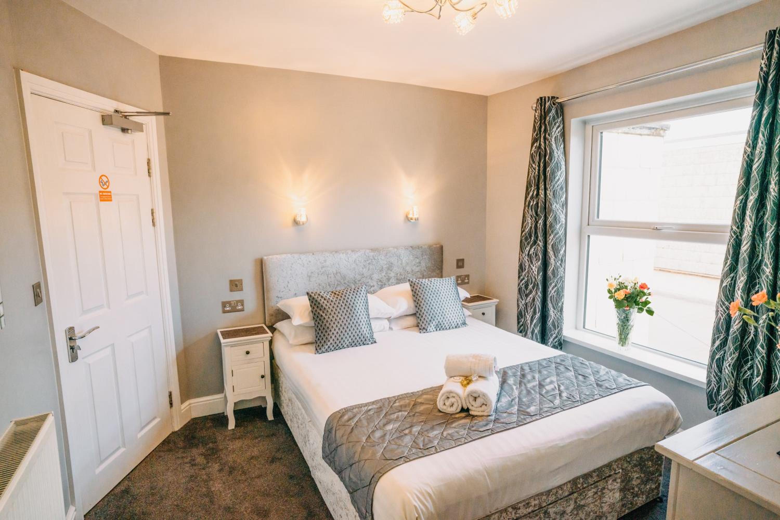 Standard Double Room - Photo 5