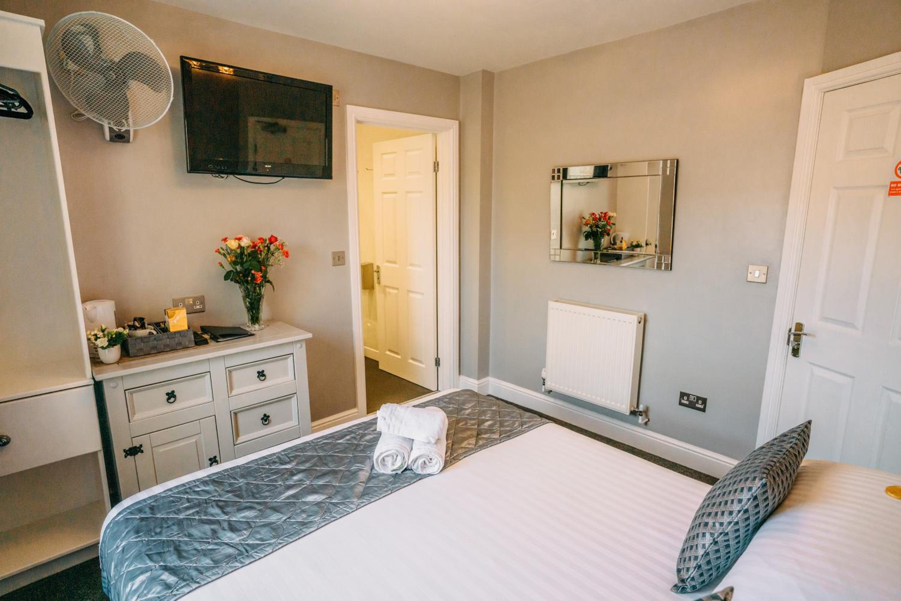 Standard Double Room - Photo 6