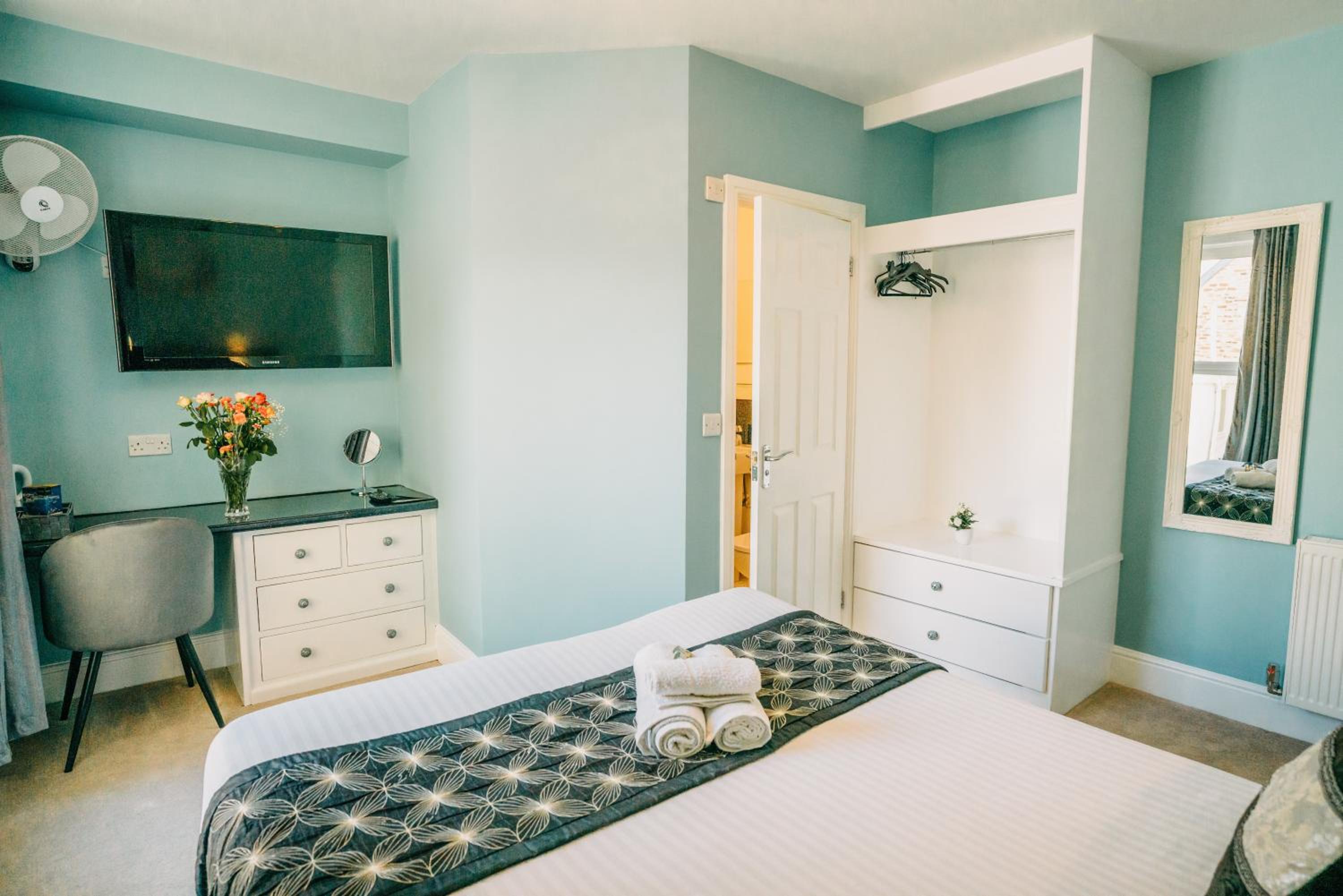 Standard Double Room - Photo 3