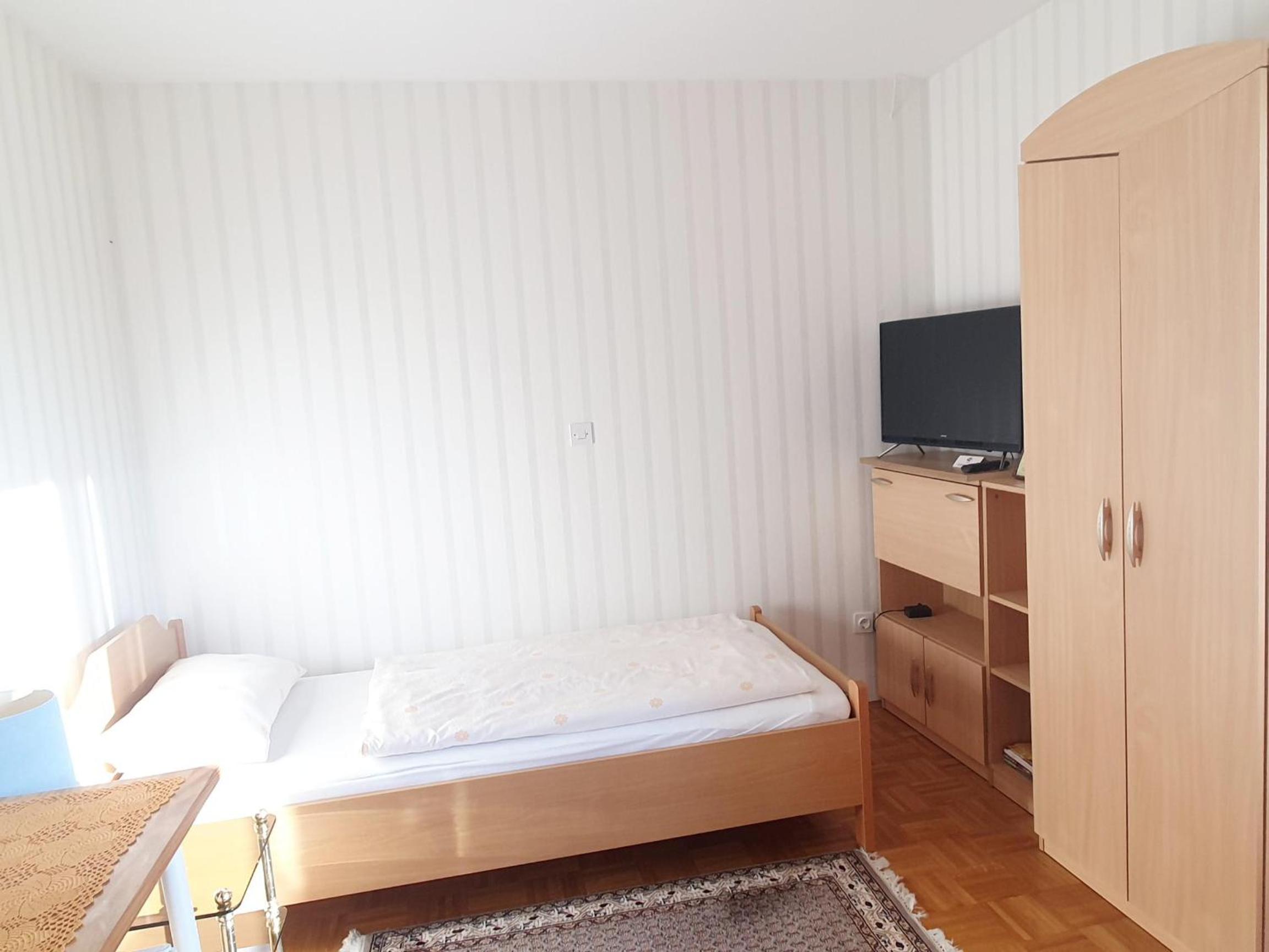 Standard Single Room with Mountain View photo 2