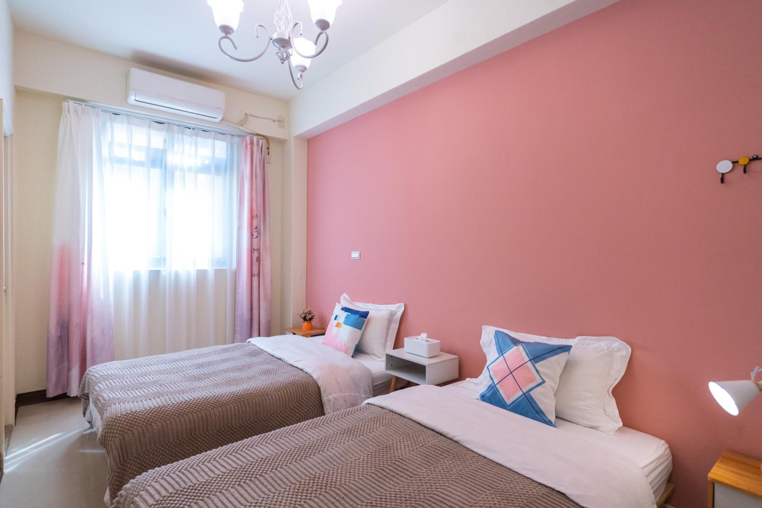 One-Bedroom House photo 1