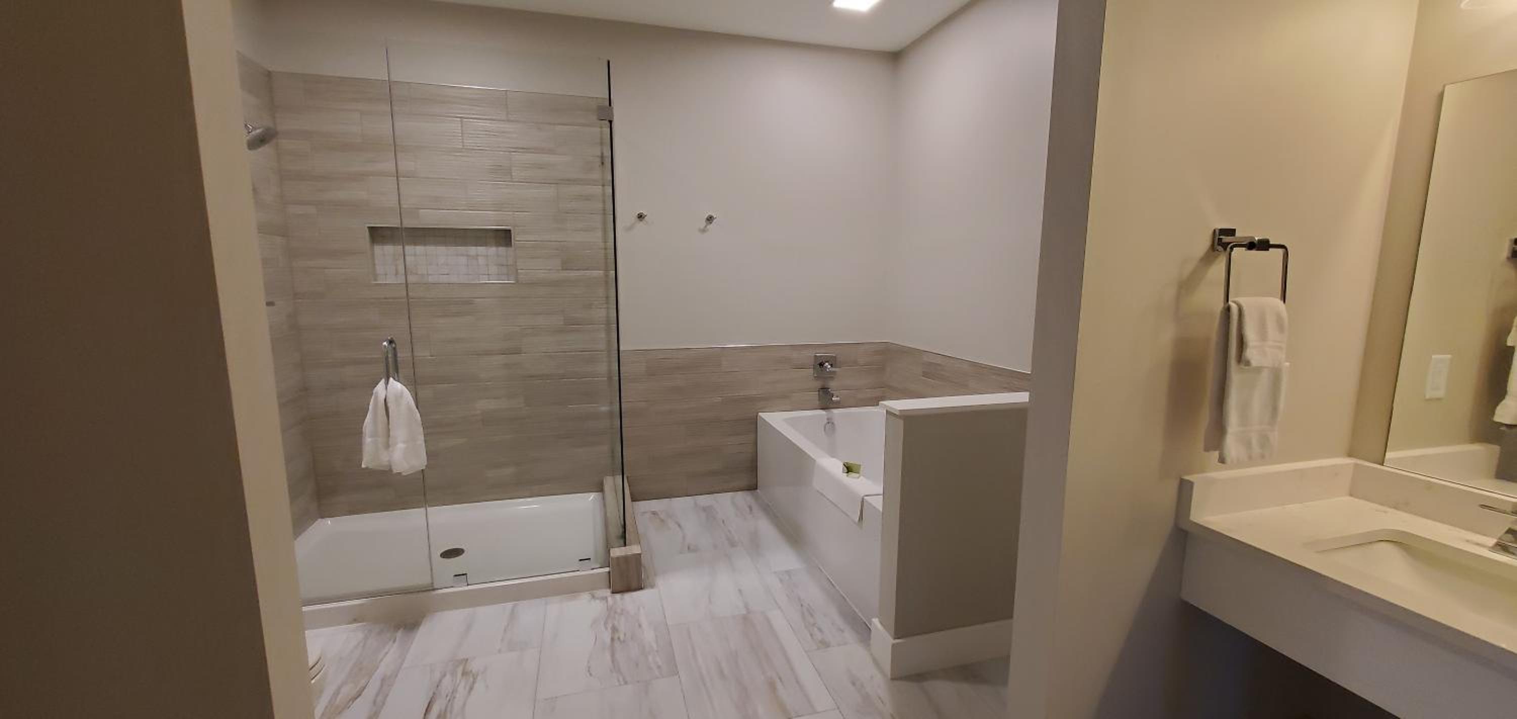 Deluxe Double Room with Extra Bed photo 2