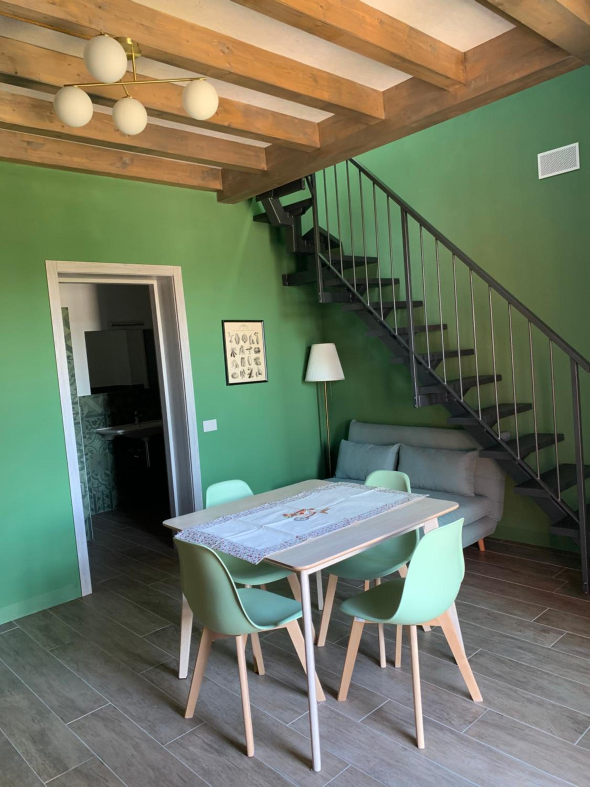 Apartment - Split Level photo 2