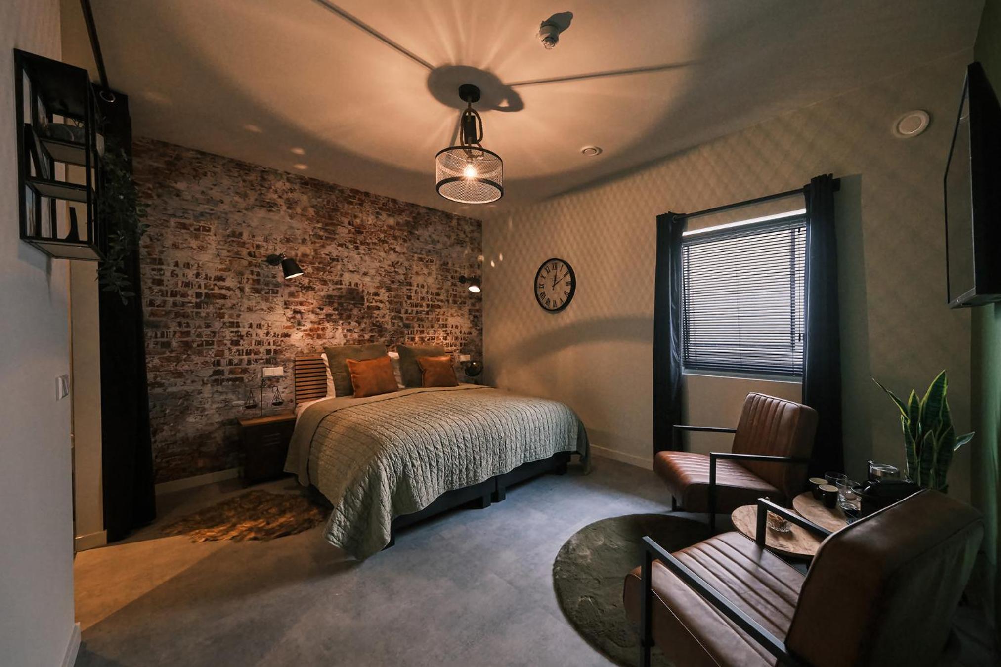 Deluxe Room - Photo 3