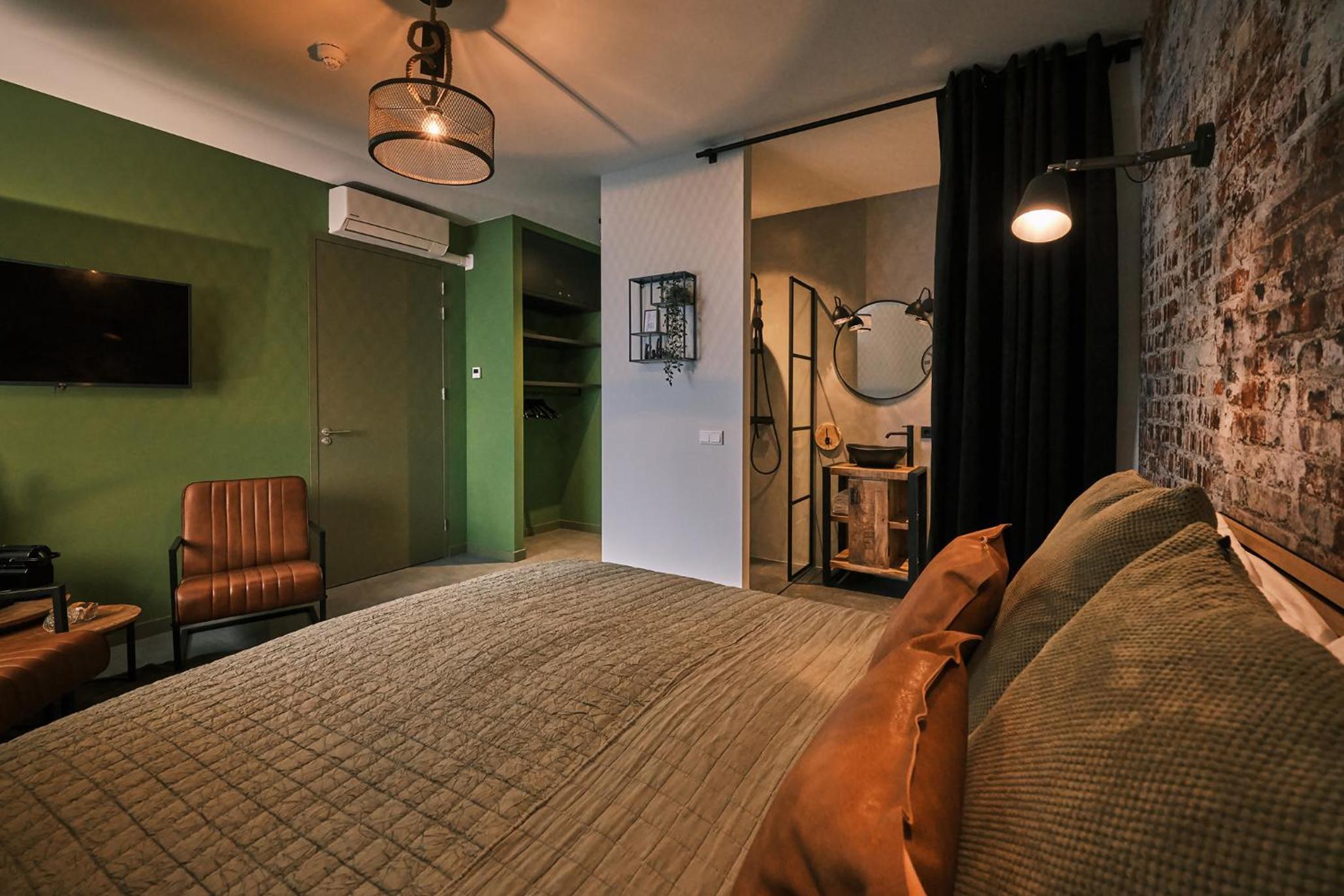 Deluxe Room - Photo 4