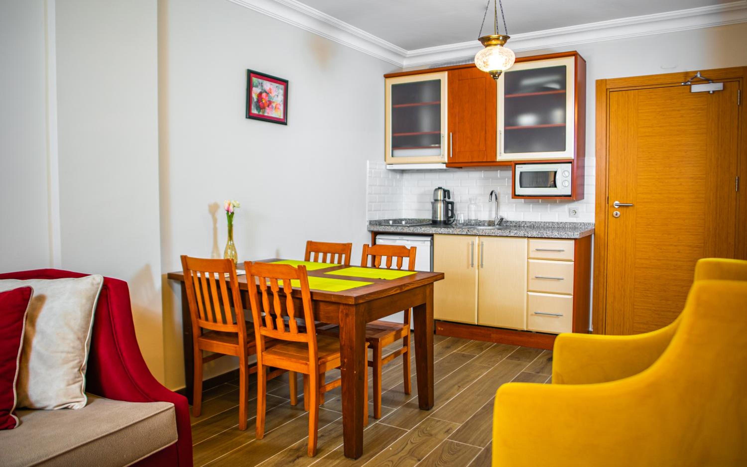 Studio Apartment photo 3