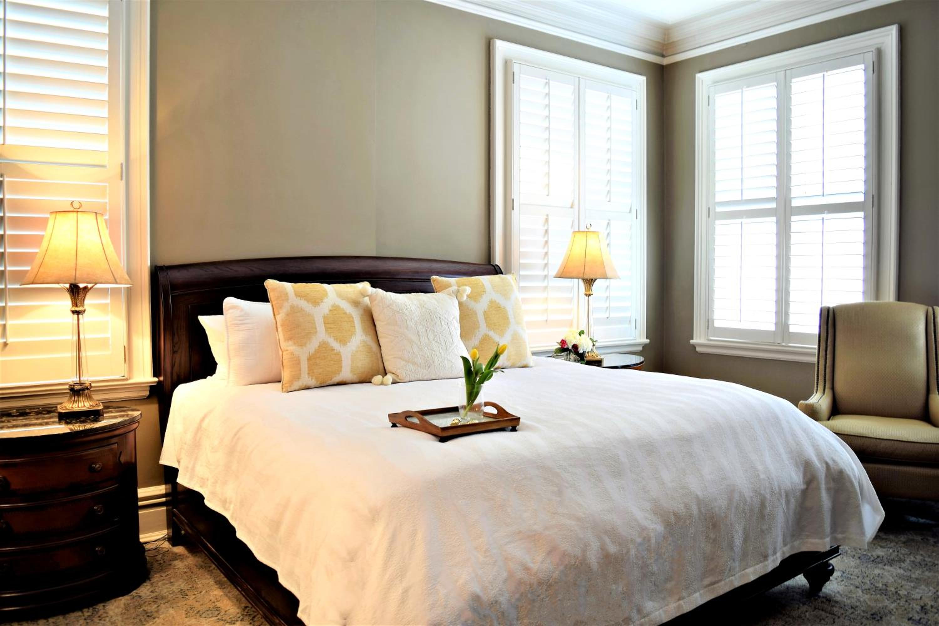 King Suite - Non-Smoking - Photo 1