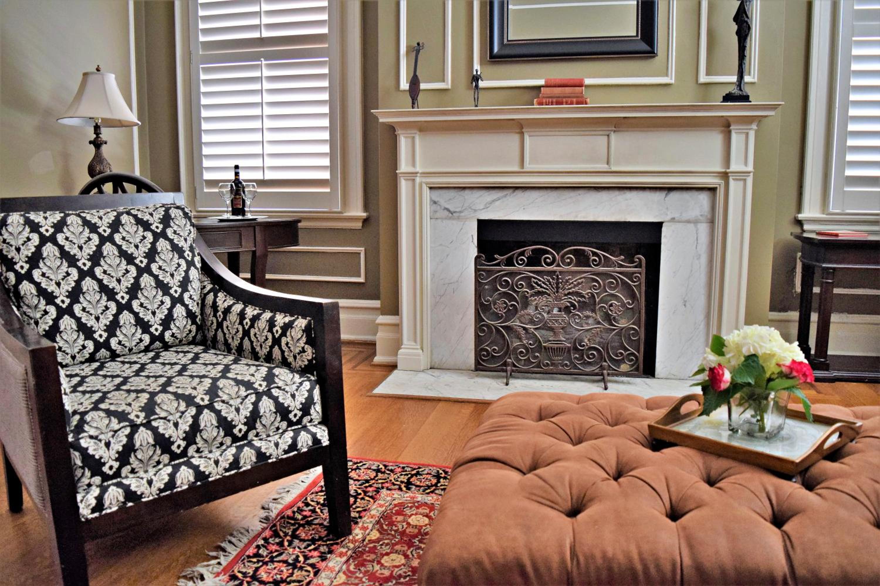 King Suite - Non-Smoking - Photo 11
