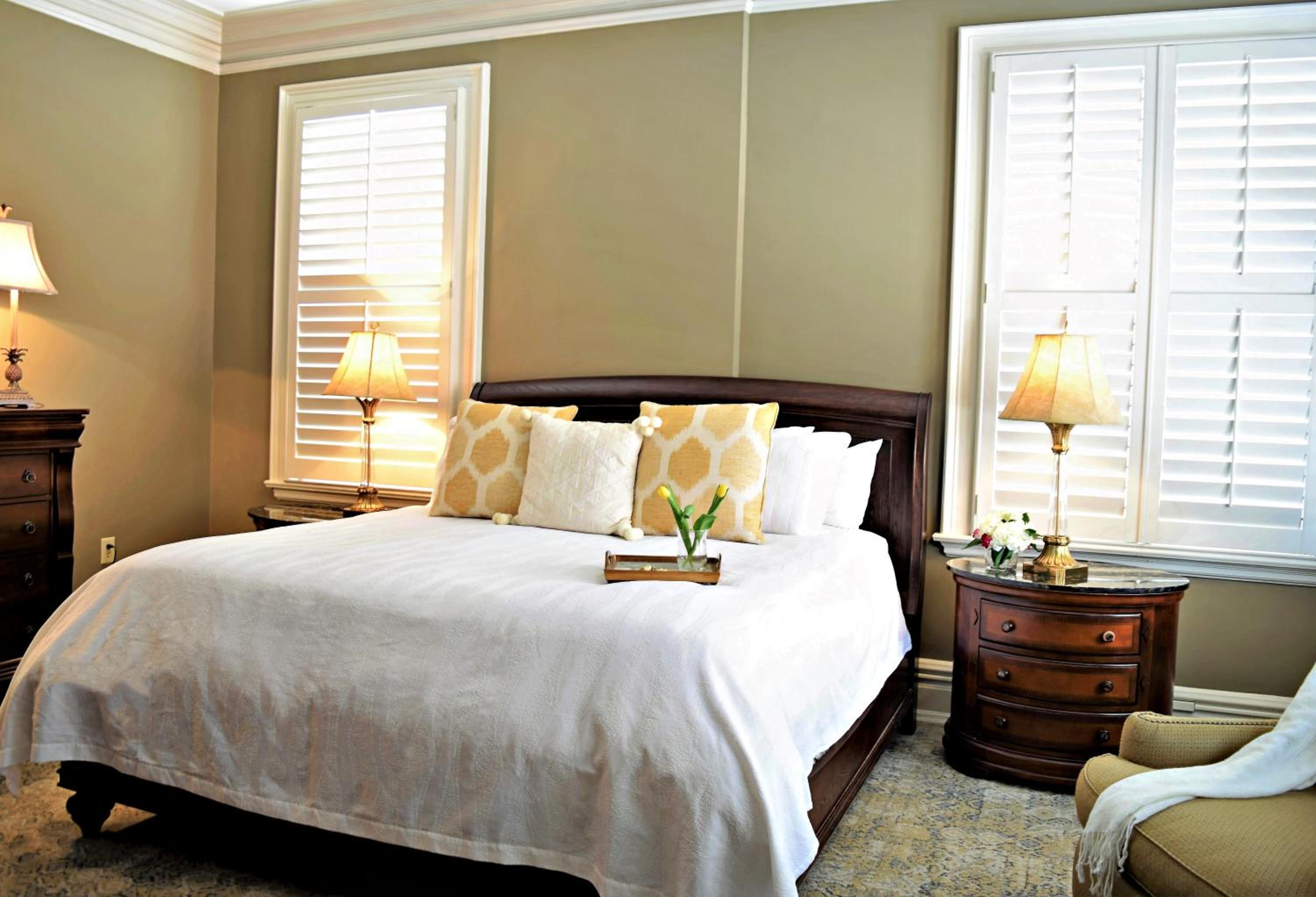 King Suite - Non-Smoking - Photo 6