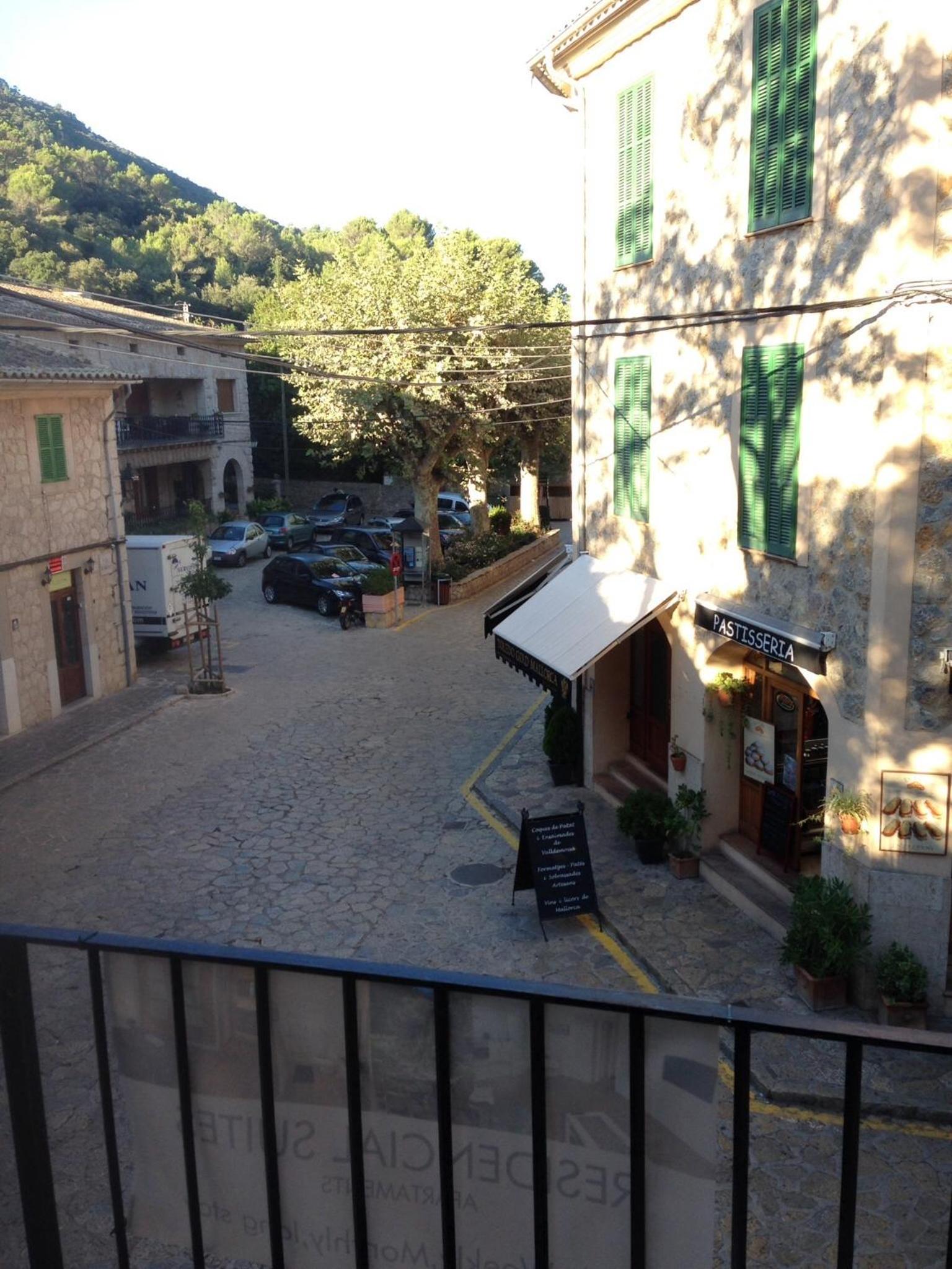 Studio with Balcony - Photo 12