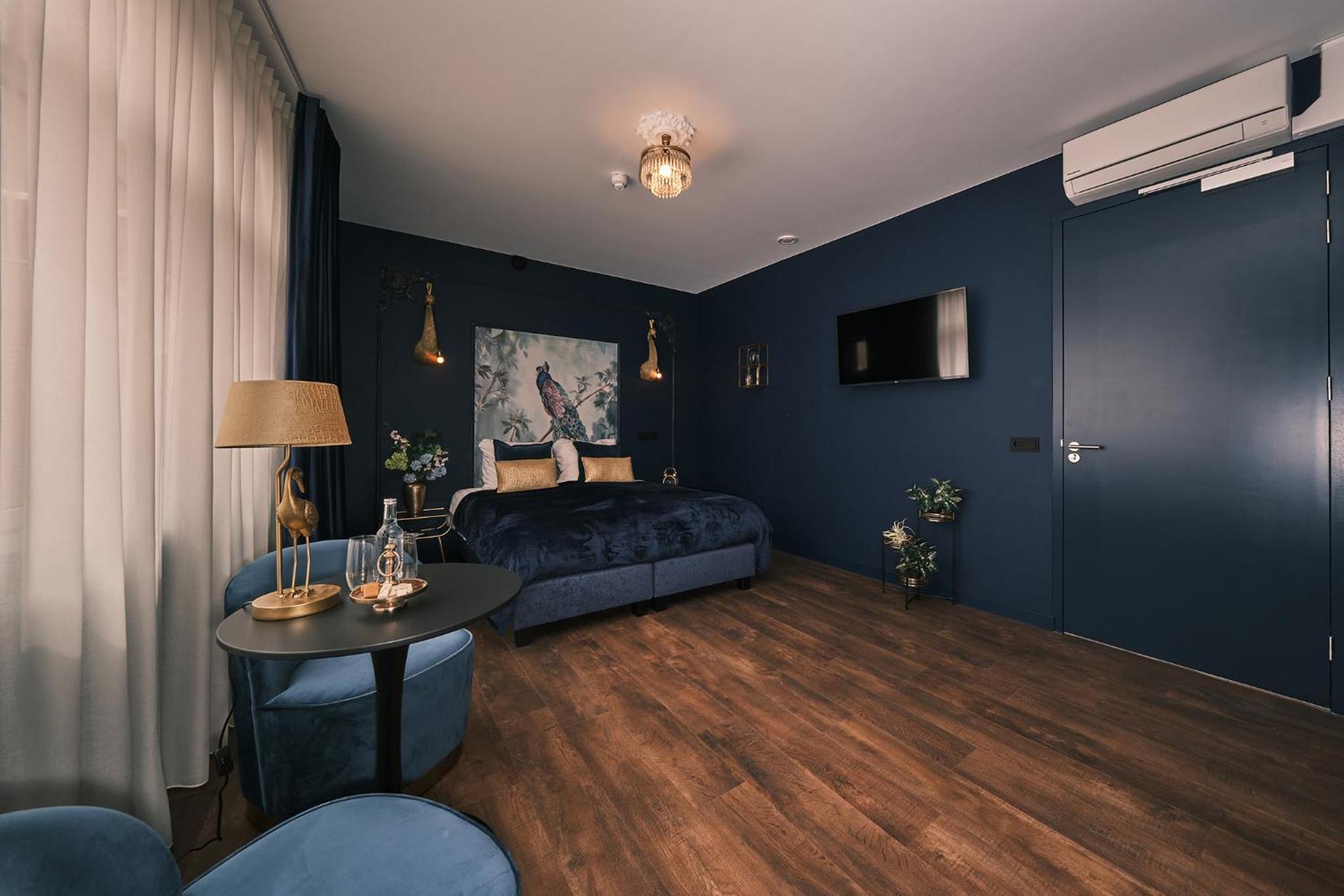 Double Room with Patio - Photo 3