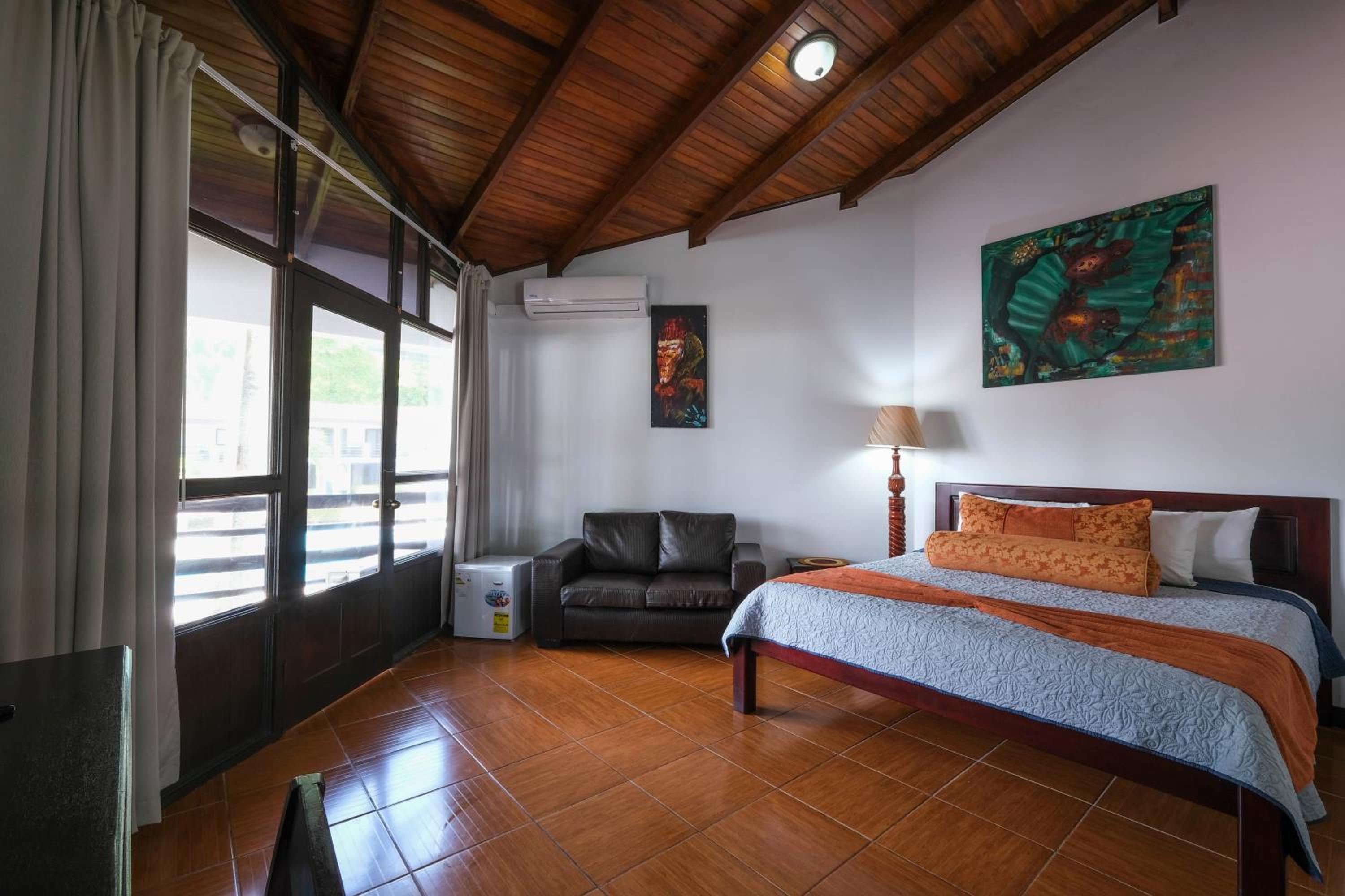 Junior Suite with Pool View - Photo 1