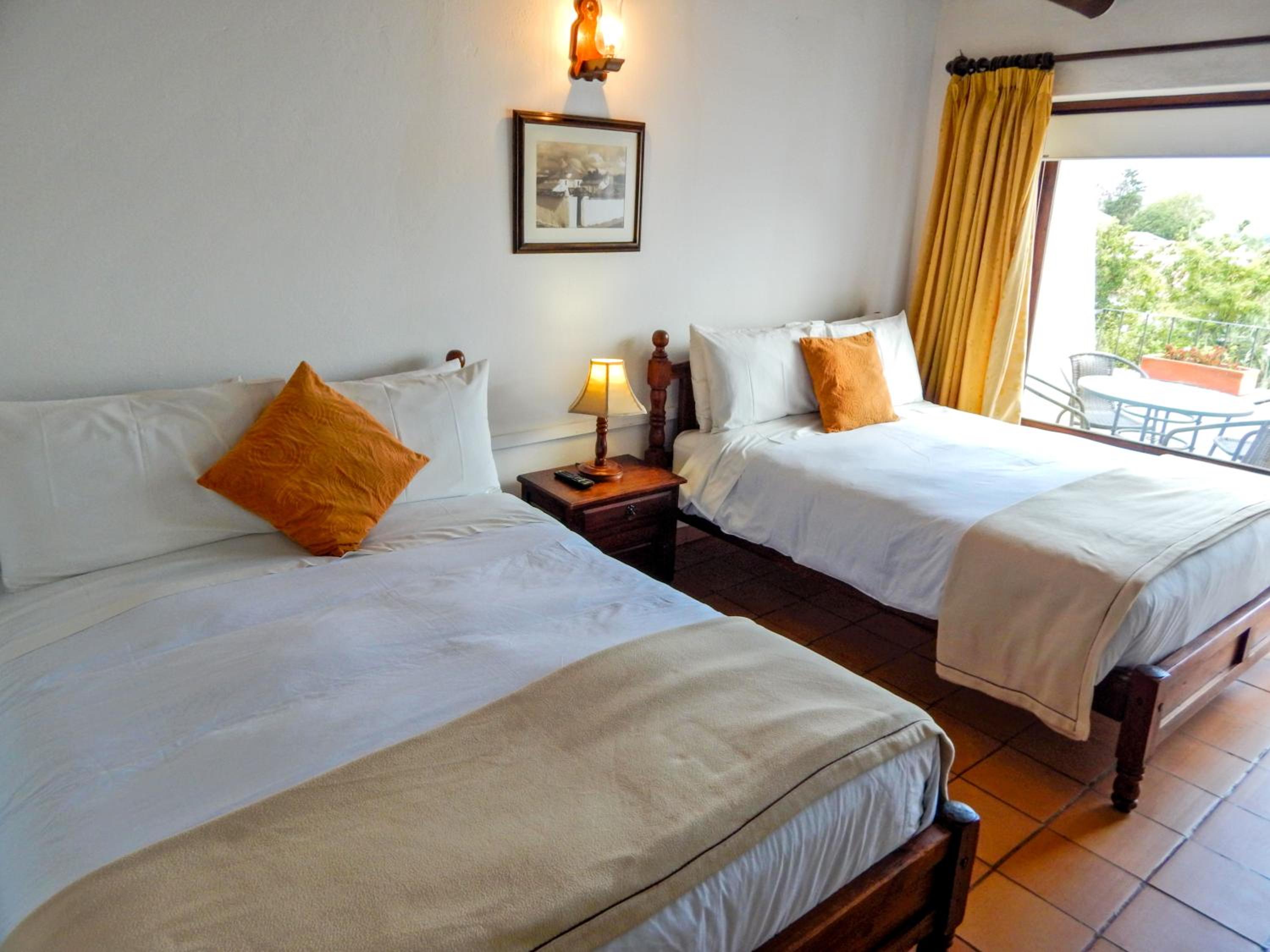 Triple Room with Terrace photo 1